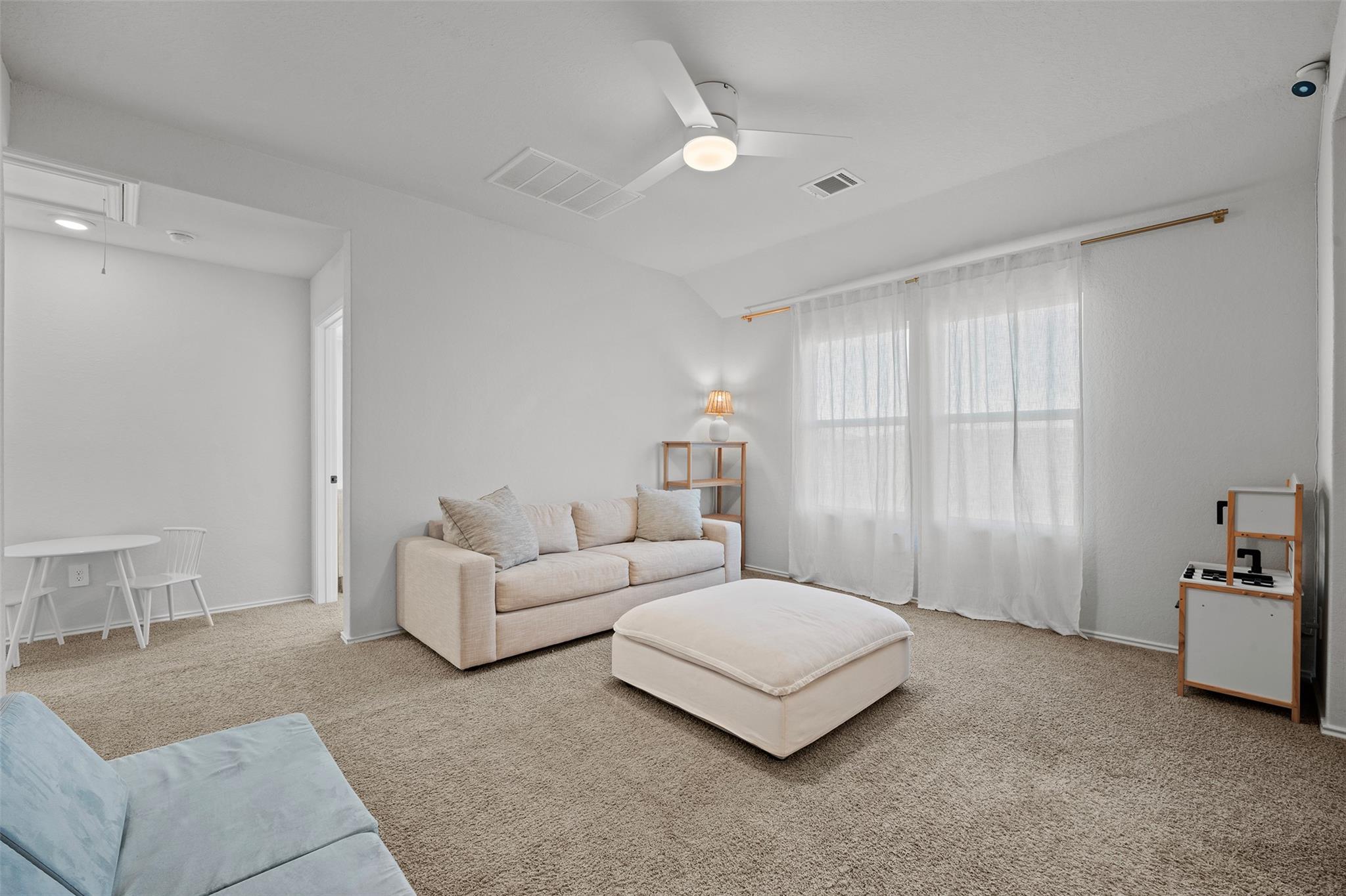 144 Calgary Ln, San Marcos, TX 78666