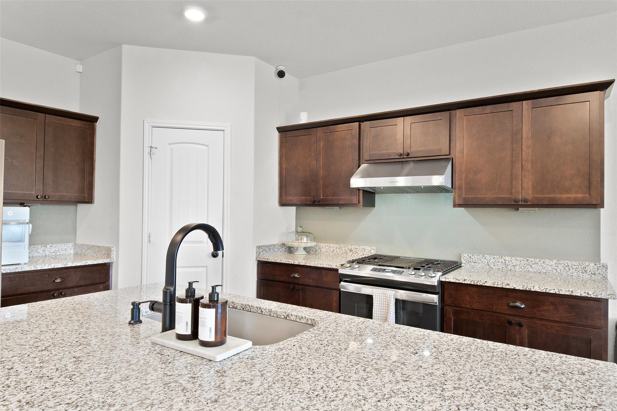 144 Calgary Ln, San Marcos, TX 78666