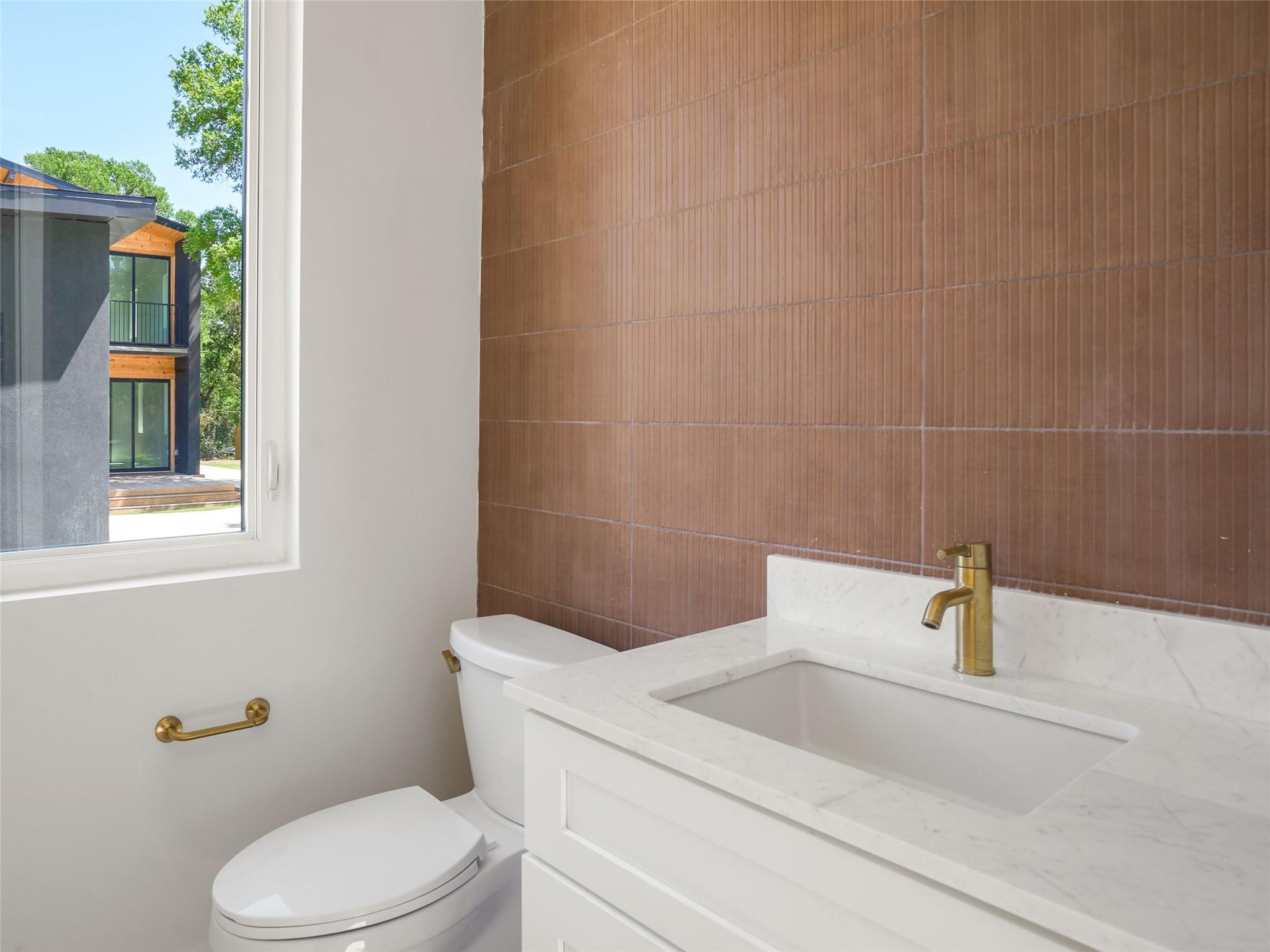 2609 Davis Ln # 2, Austin, TX 78745