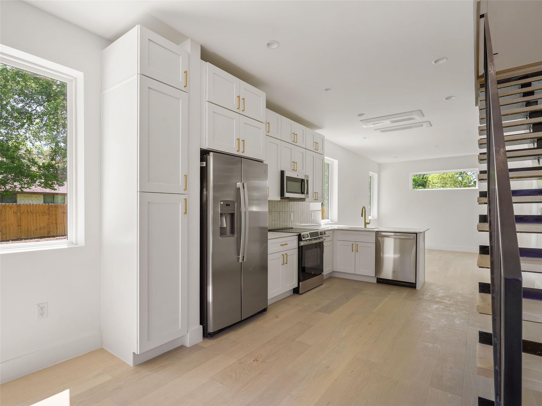 2609 Davis Ln # 2, Austin, TX 78745