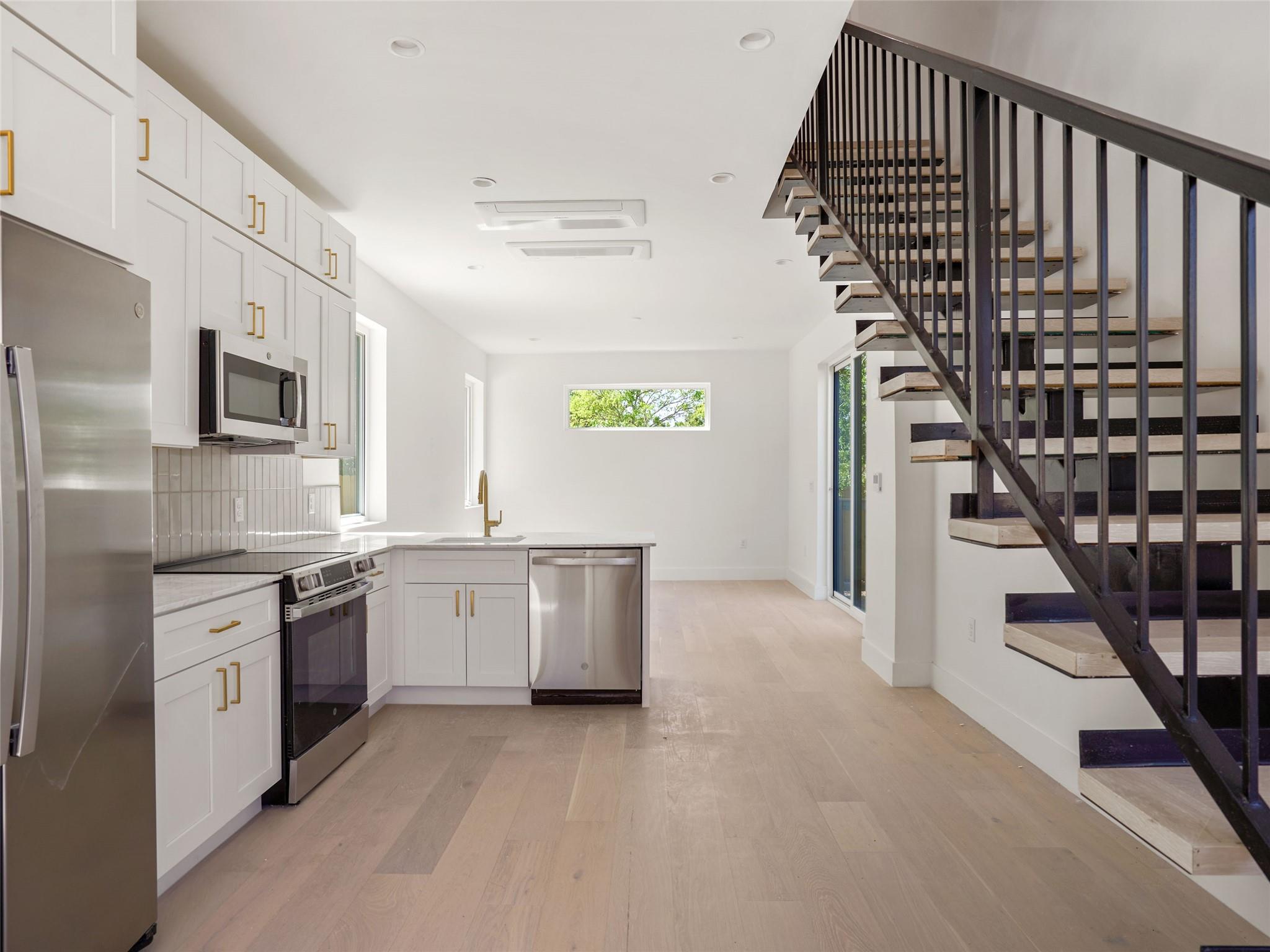 2609 Davis Ln # 2, Austin, TX 78745