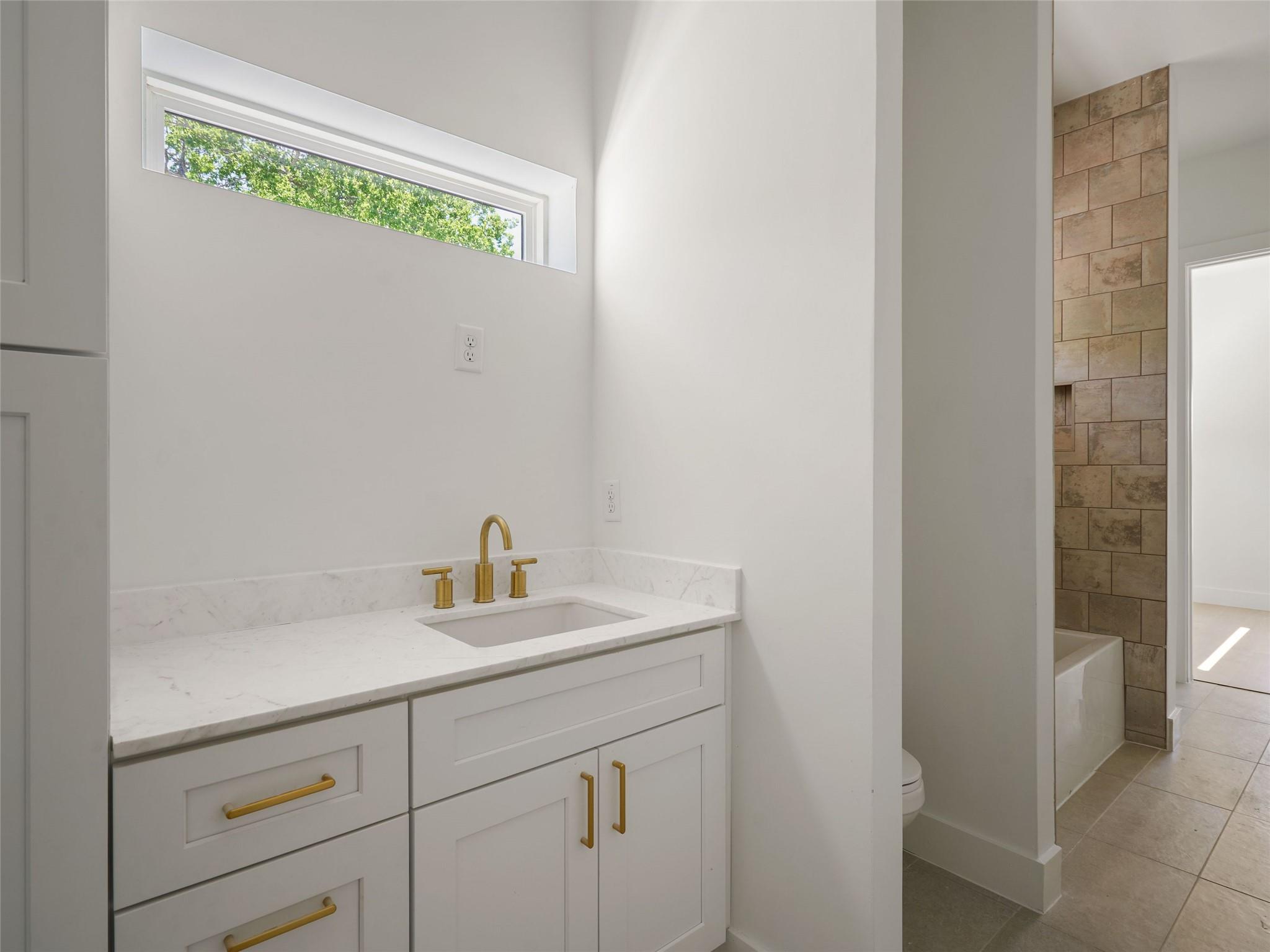 2609 Davis Ln # 2, Austin, TX 78745