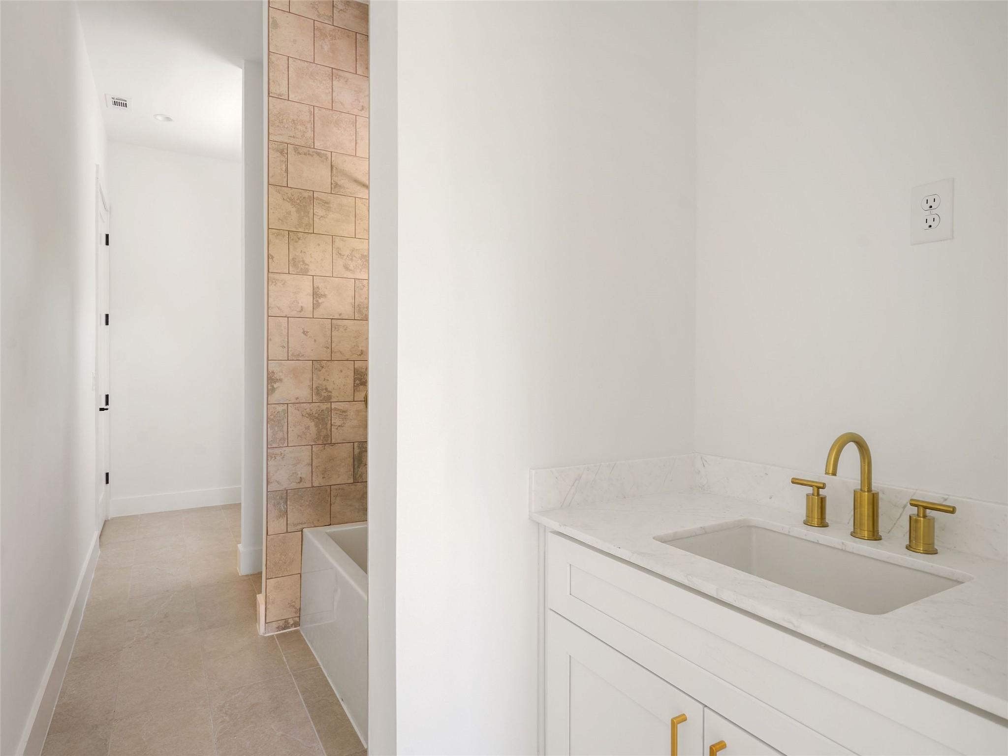 2609 Davis Ln # 2, Austin, TX 78745