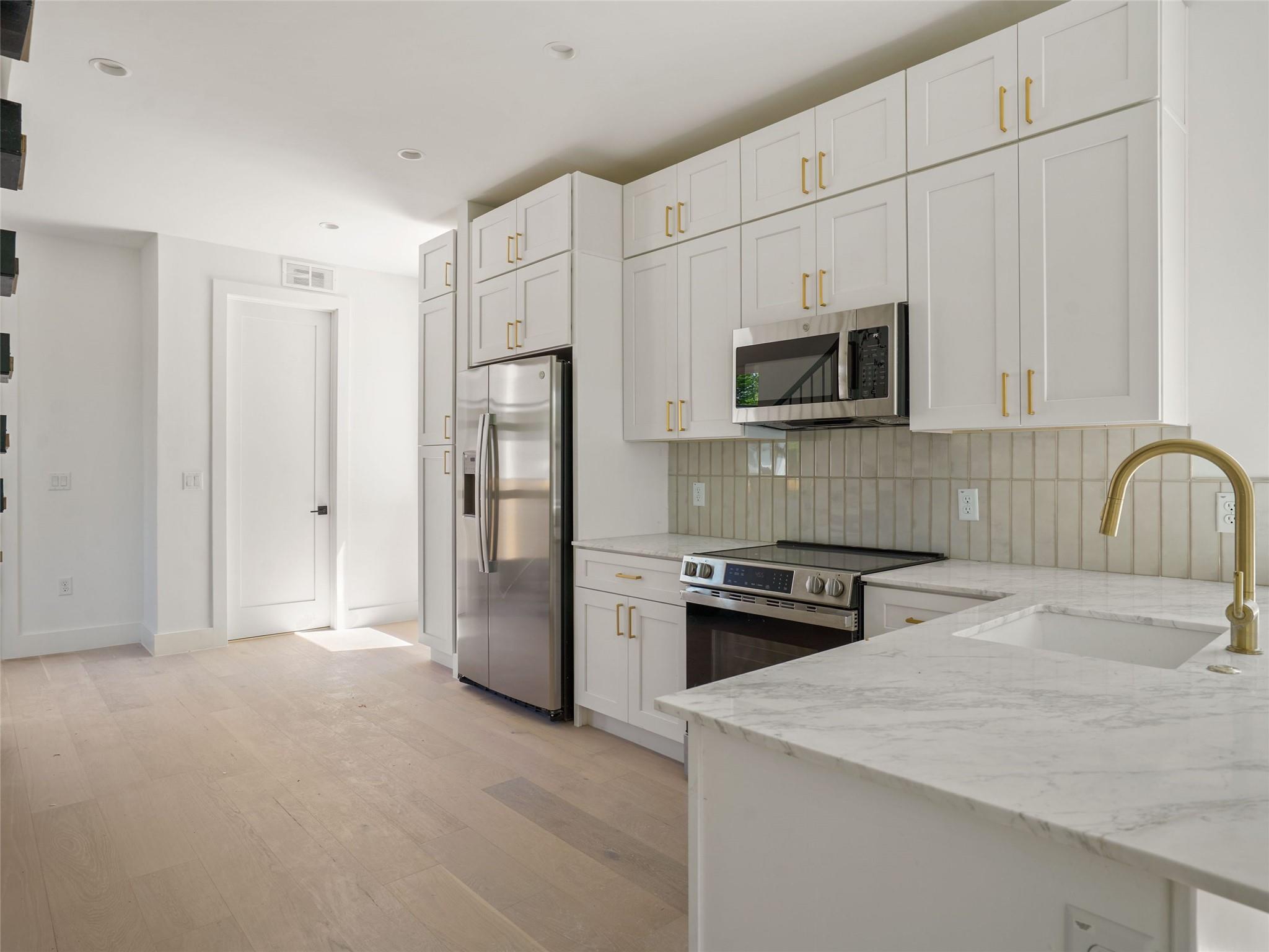 2609 Davis Ln # 2, Austin, TX 78745