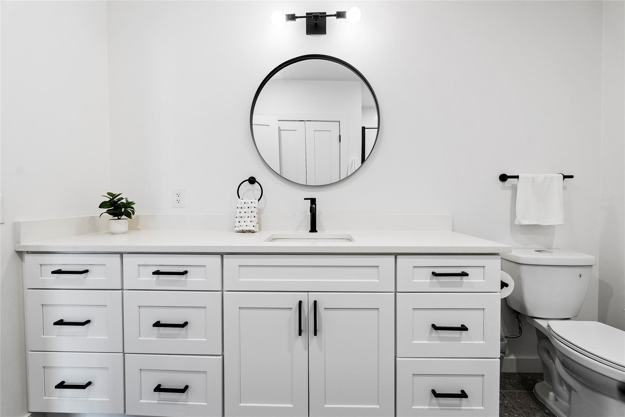 1800 E 4th St # 296, Austin, TX 78702