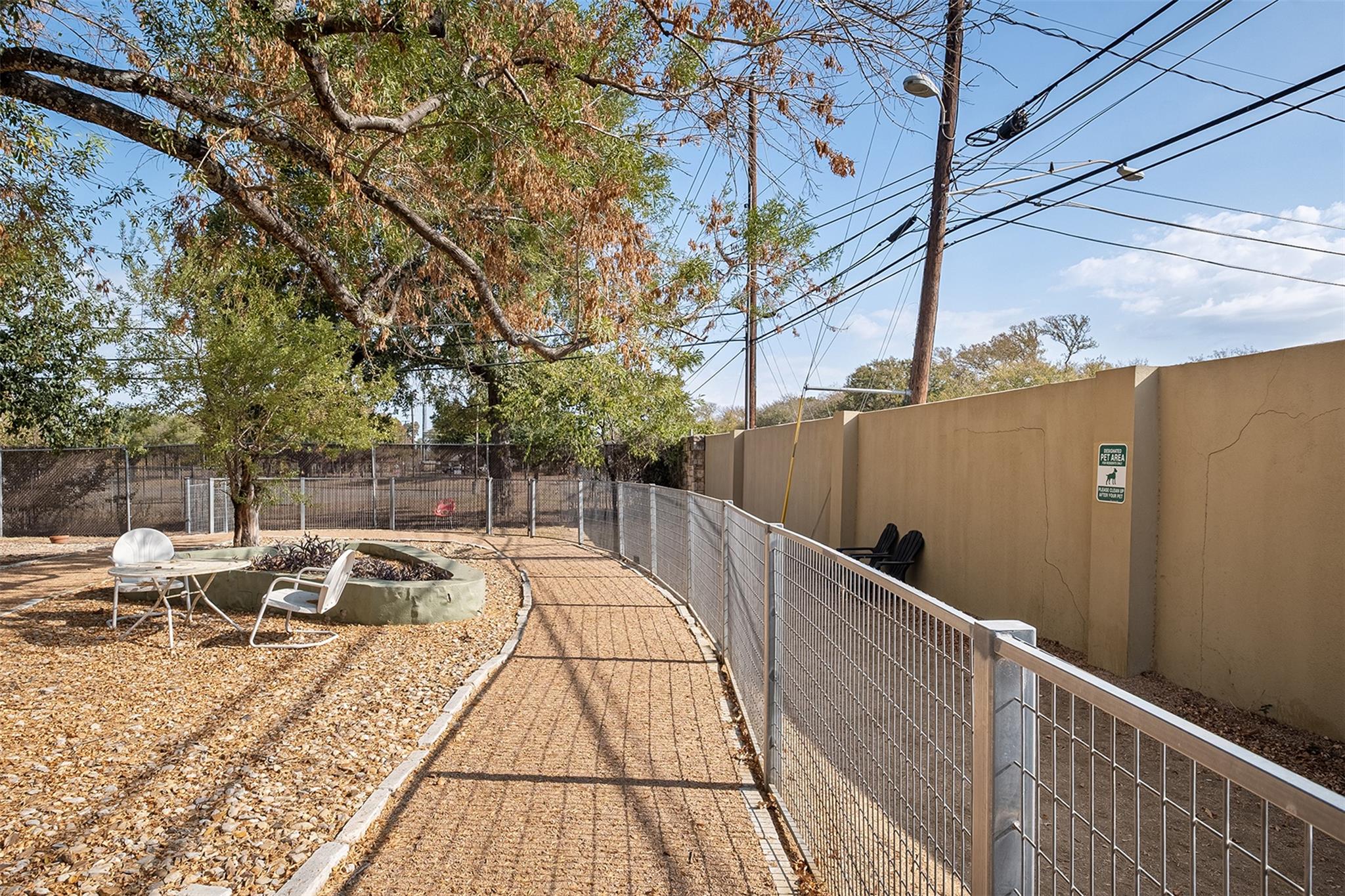 1101 Grove Blvd # 304, Austin, TX 78741