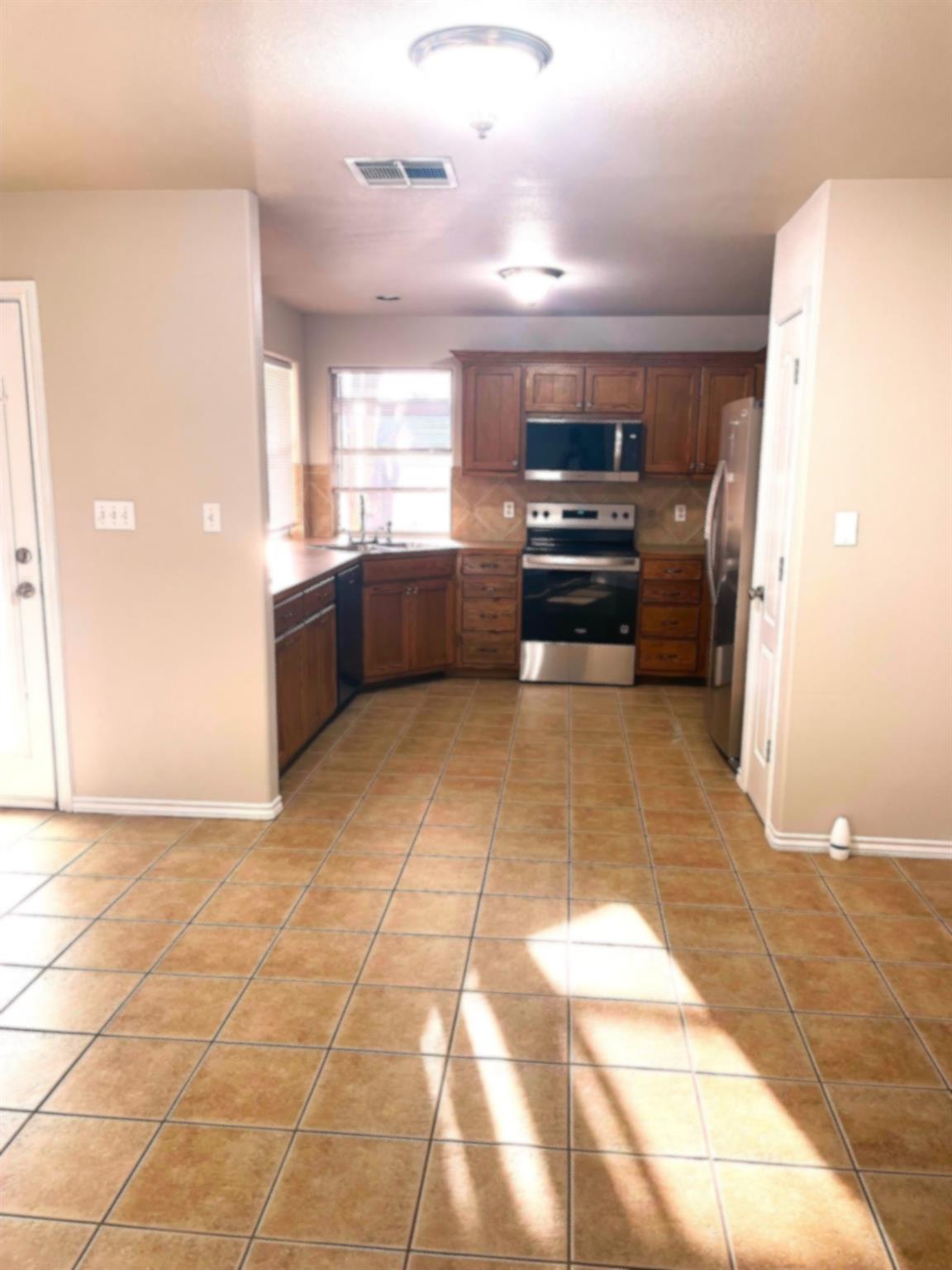 18701 Venture Dr, Point Venture, TX 78645