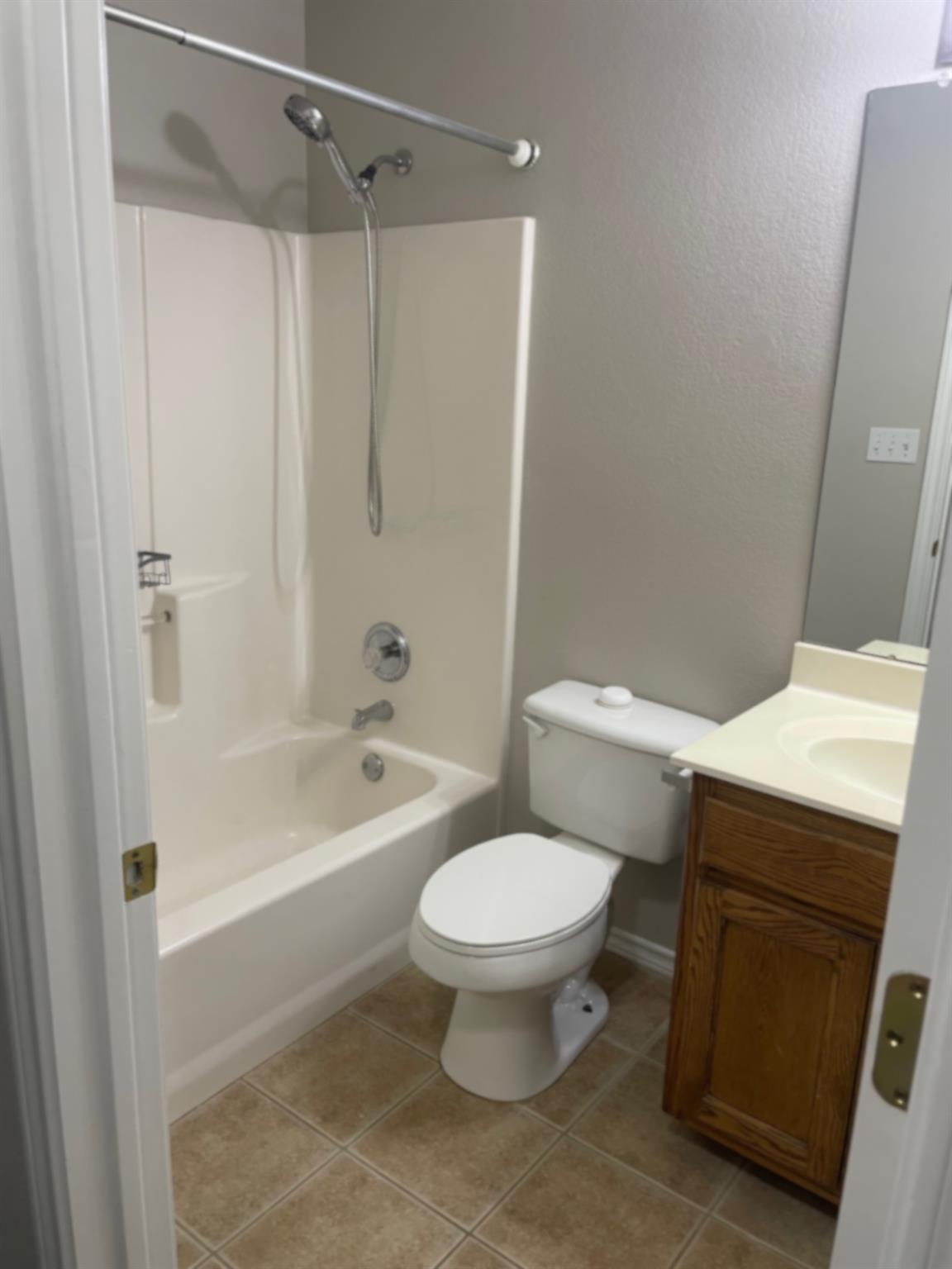 18701 Venture Dr, Point Venture, TX 78645