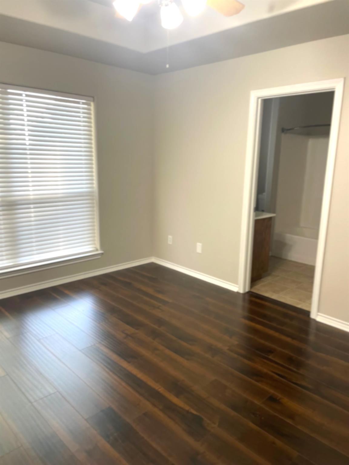 18701 Venture Dr, Point Venture, TX 78645