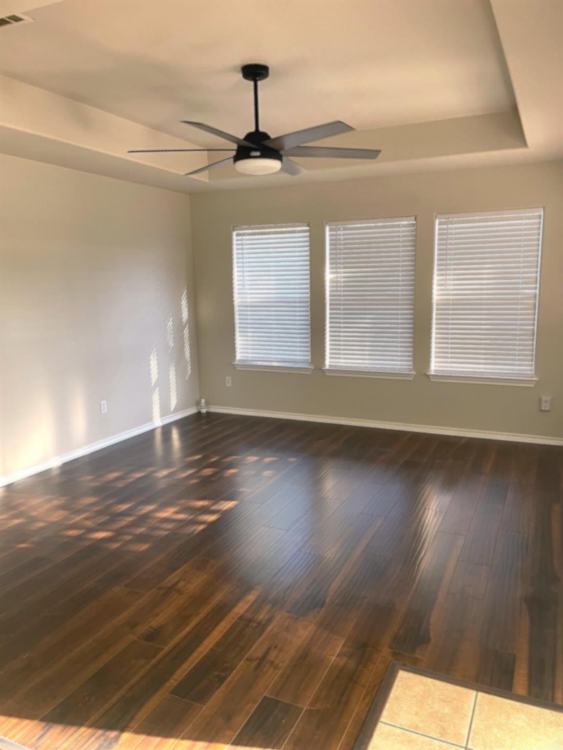 18701 Venture Dr, Point Venture, TX 78645