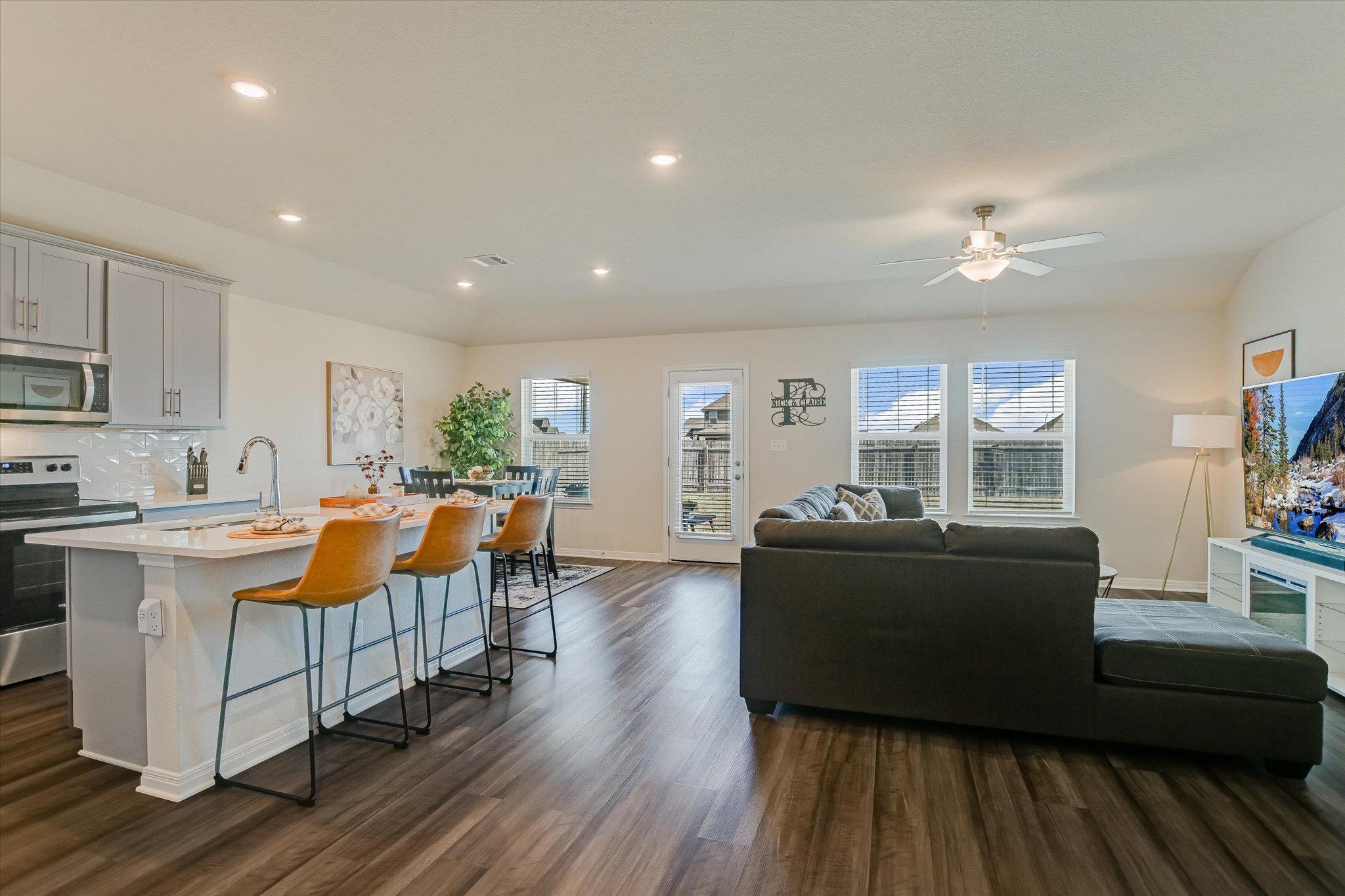 110 Santo Spirit Rd, Hutto, TX 78634