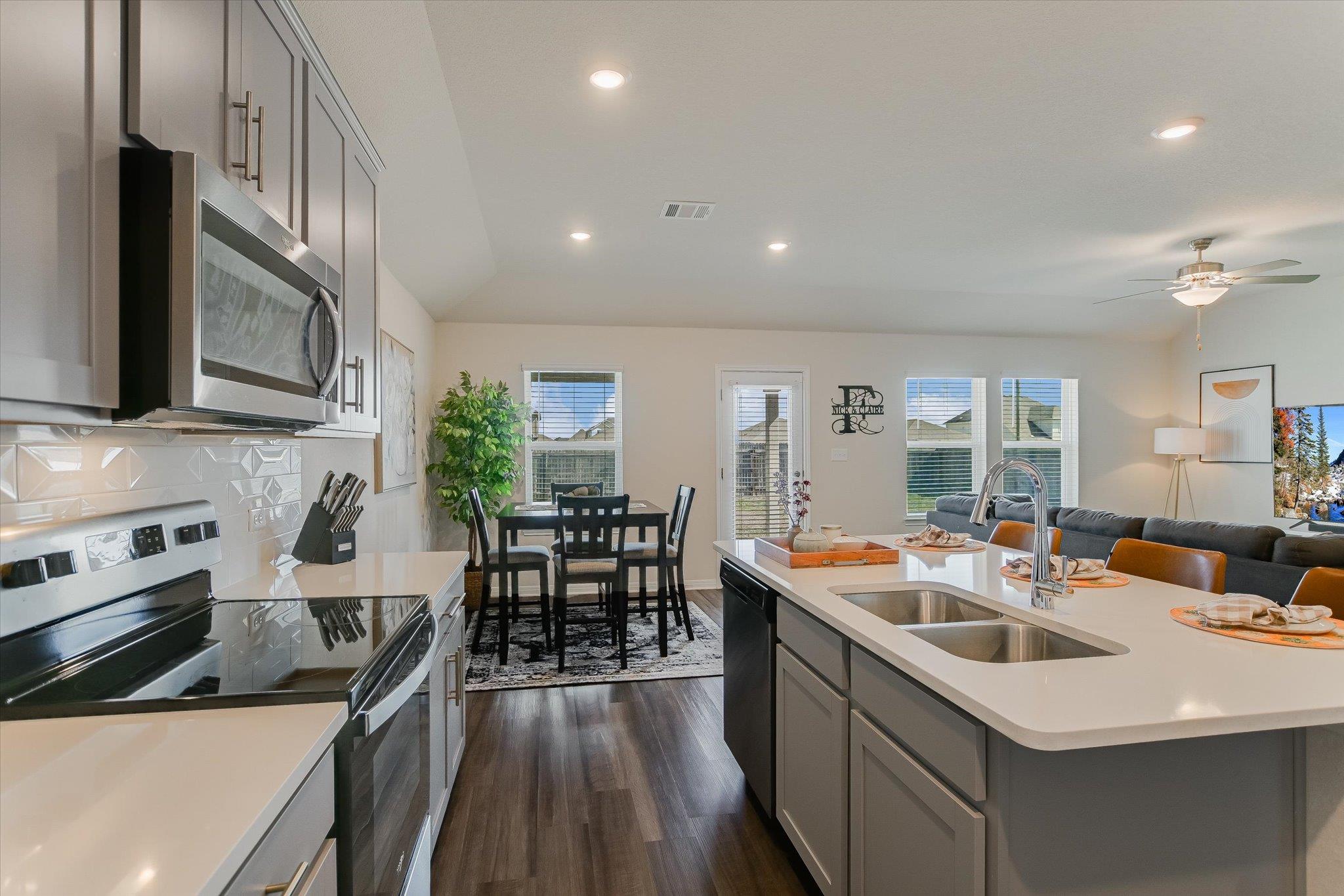 110 Santo Spirit Rd, Hutto, TX 78634