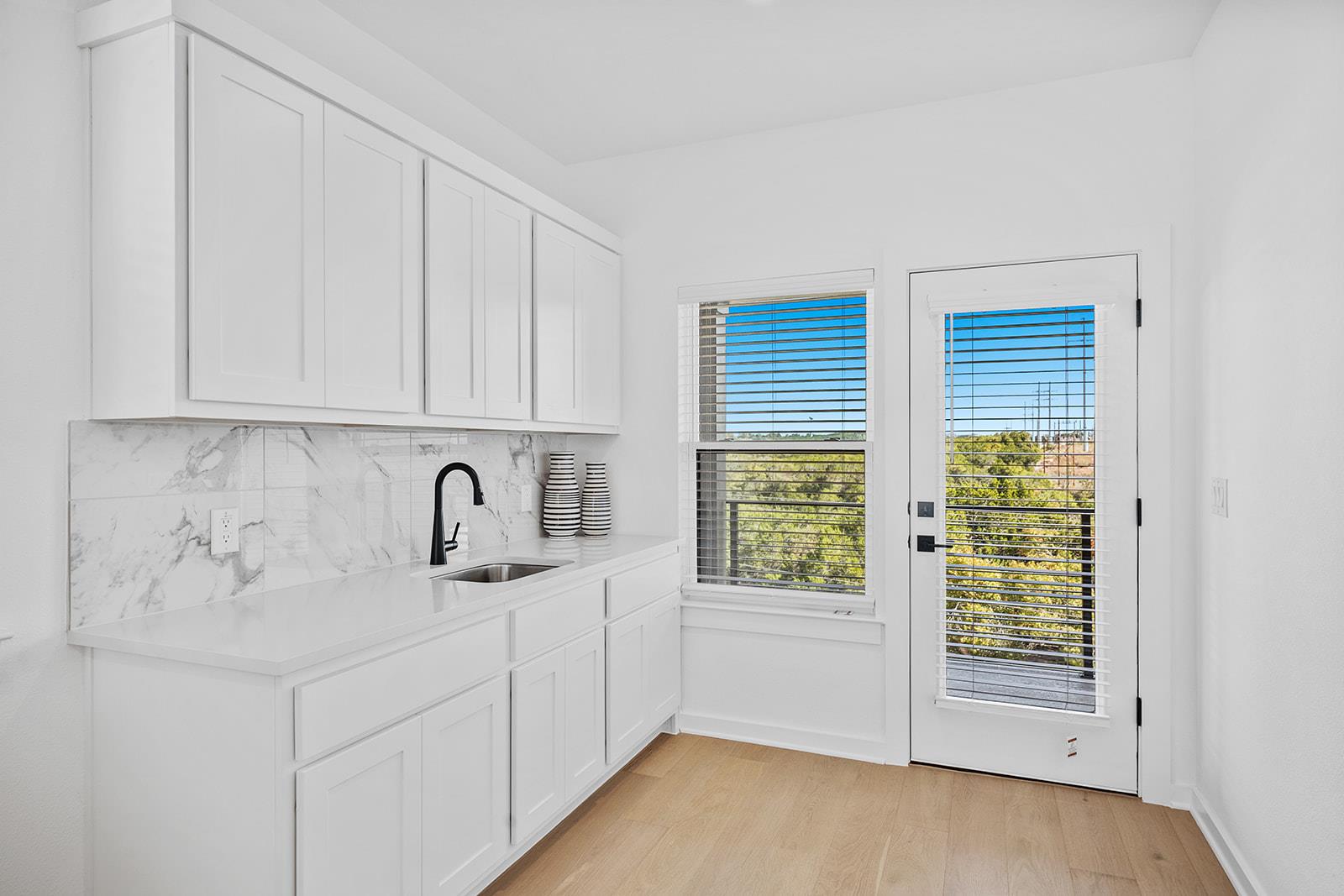 604 Grapeleaf Dr, Lakeway, TX 78738