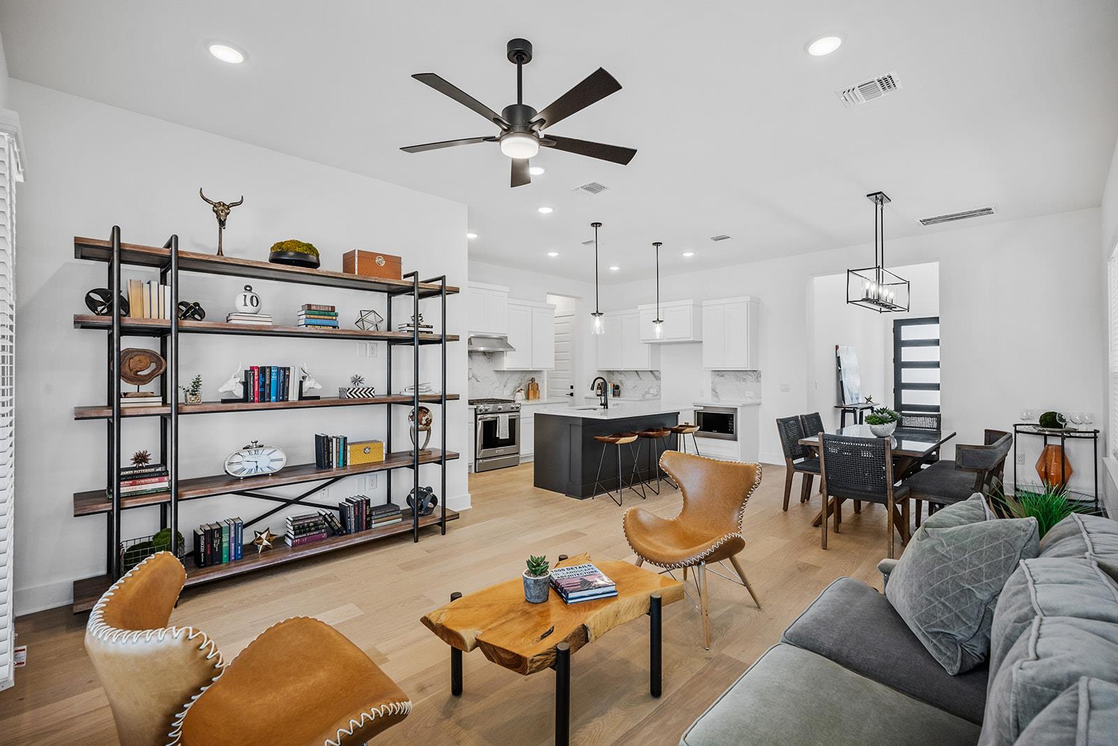 604 Grapeleaf Dr, Lakeway, TX 78738