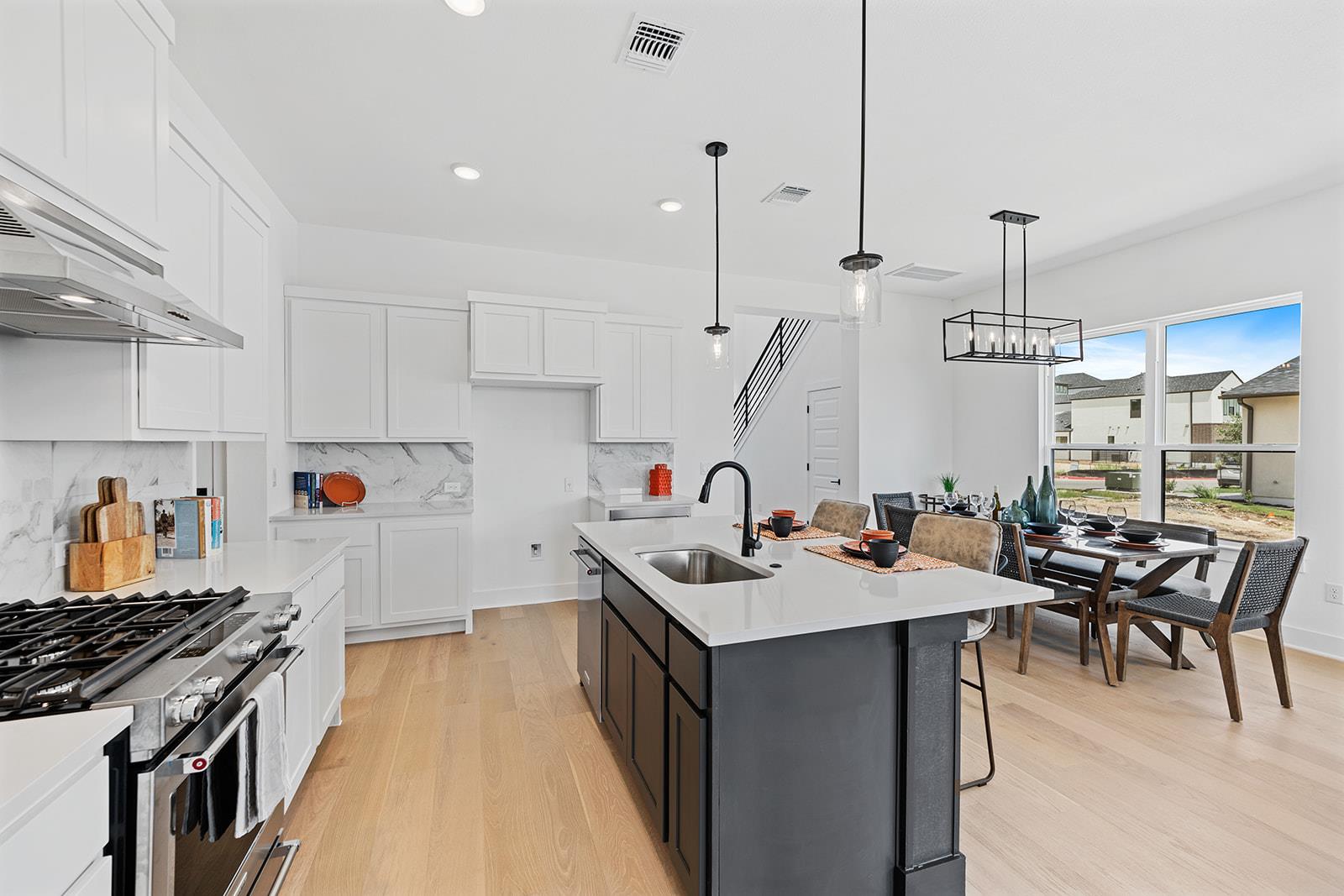 604 Grapeleaf Dr, Lakeway, TX 78738