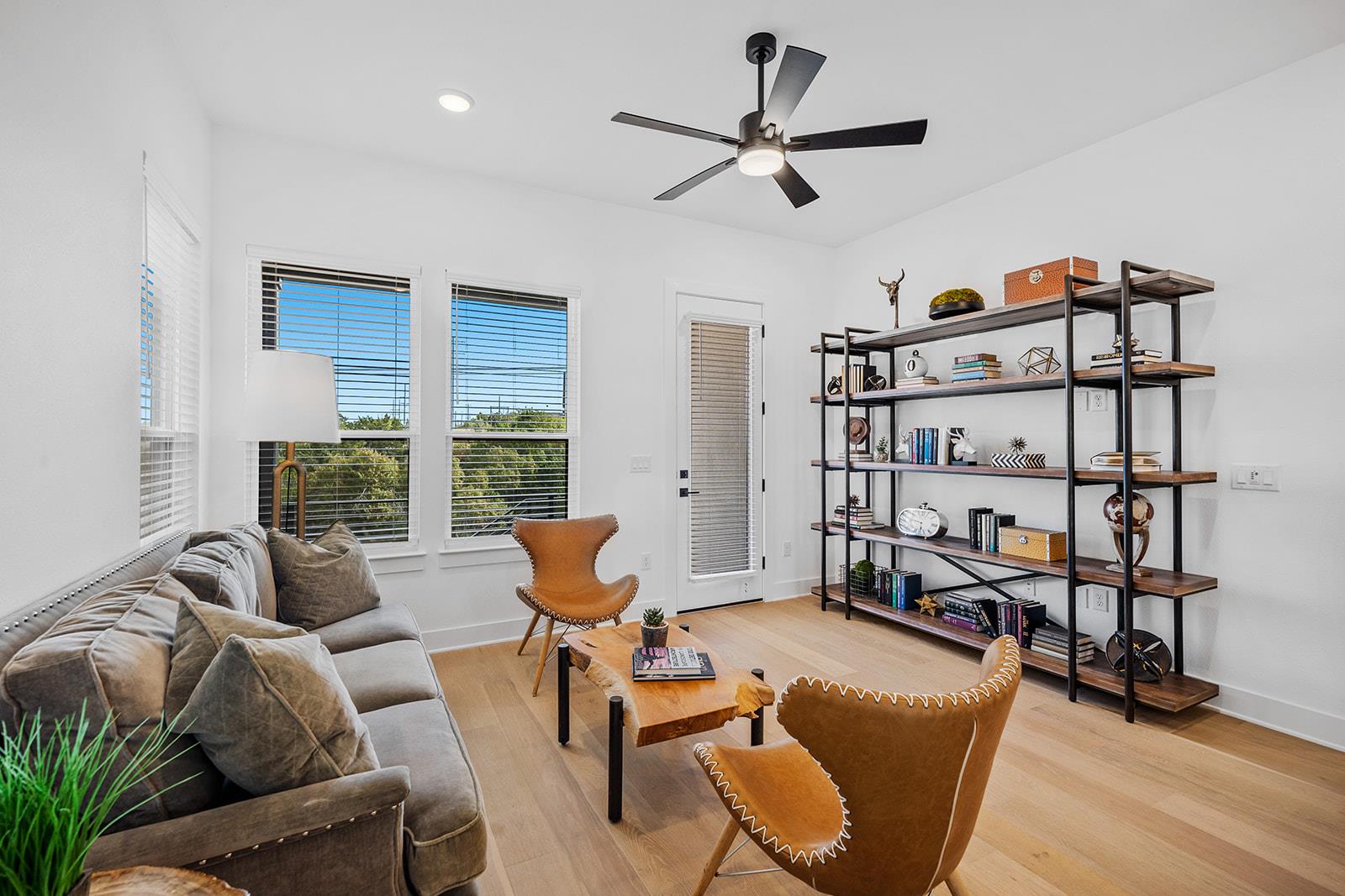 604 Grapeleaf Dr, Lakeway, TX 78738