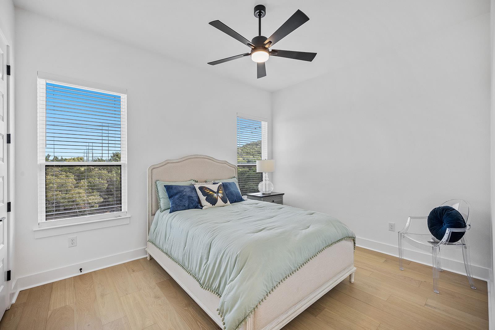 604 Grapeleaf Dr, Lakeway, TX 78738