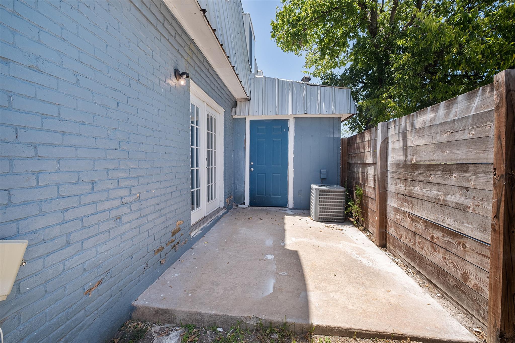 2217 Mission Hill Dr # B, Austin, TX 78741