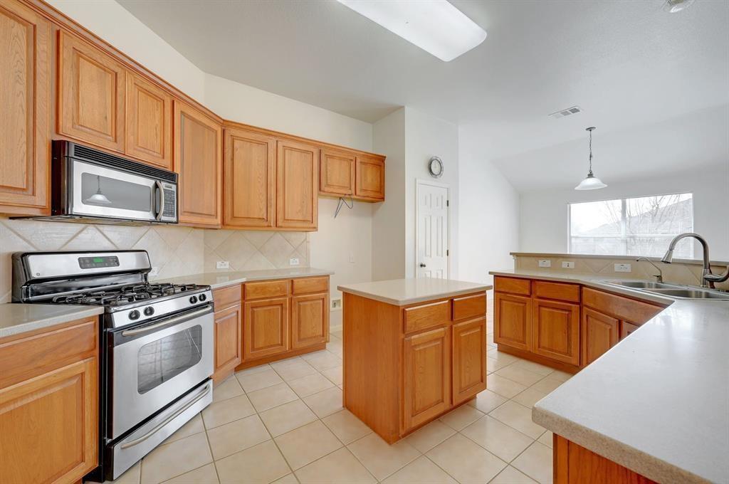 917 Old Wick Castle Way, Pflugerville, TX 78660