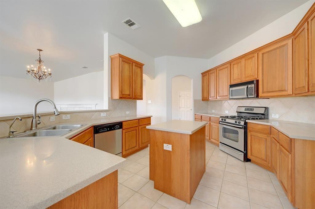 917 Old Wick Castle Way, Pflugerville, TX 78660