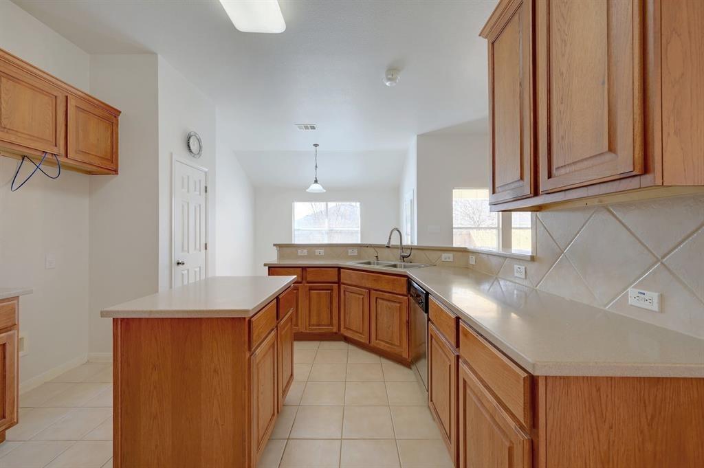 917 Old Wick Castle Way, Pflugerville, TX 78660