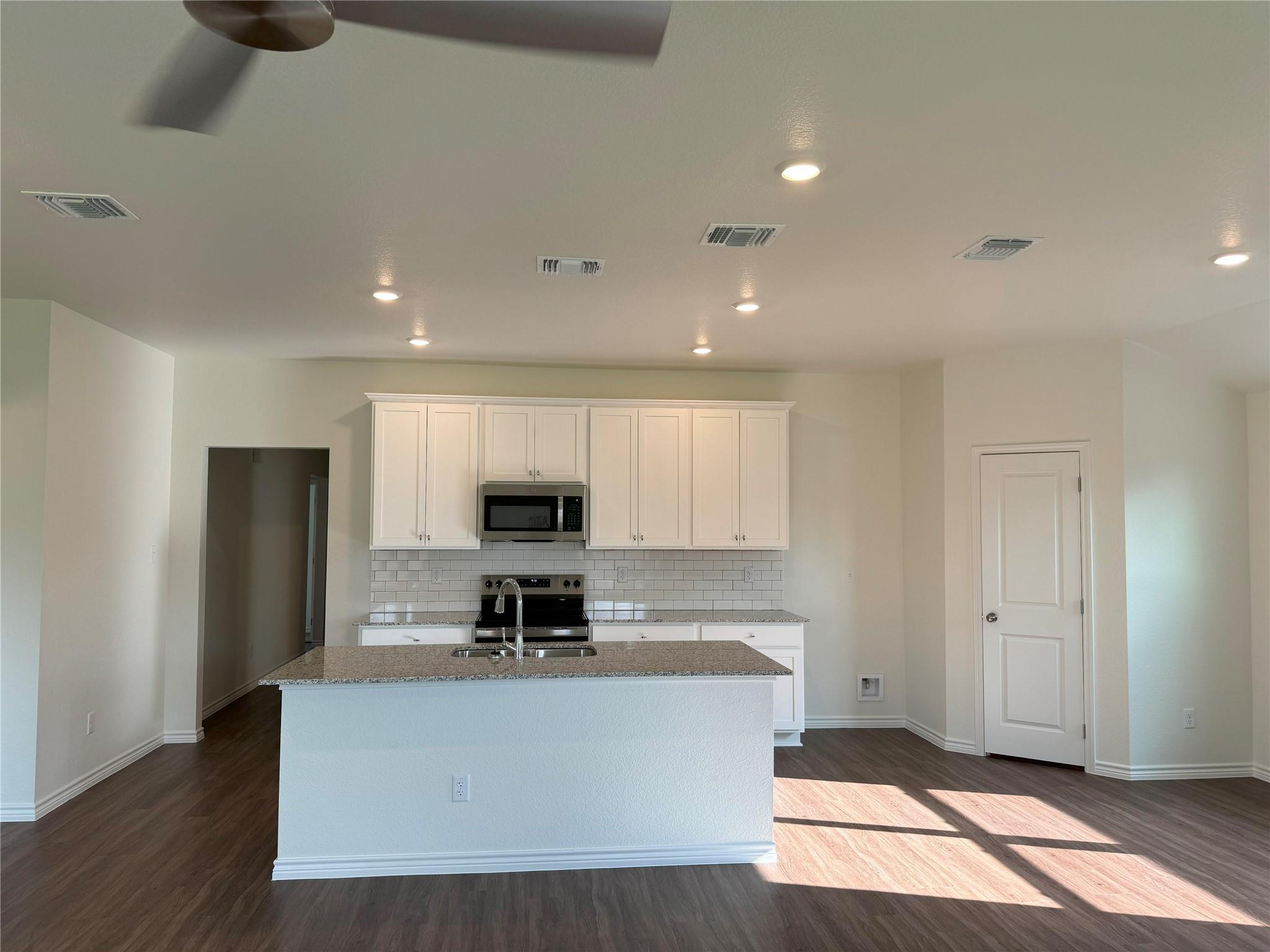 501 Double Vision Rd, Jarrell, TX 76537