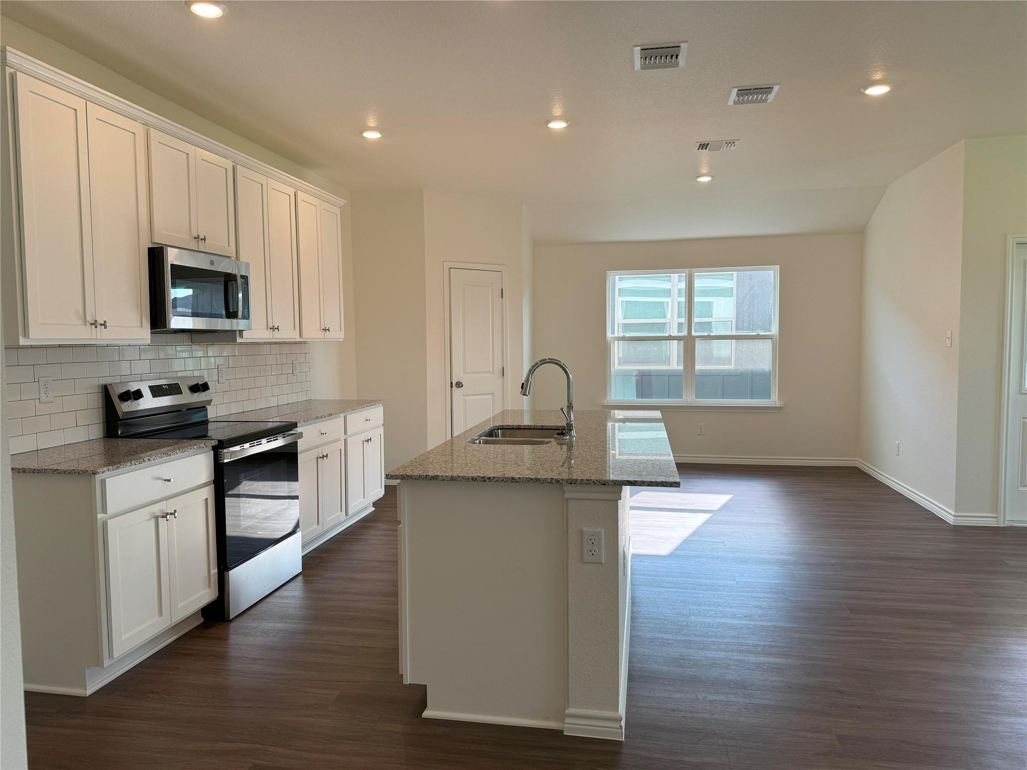 501 Double Vision Rd, Jarrell, TX 76537