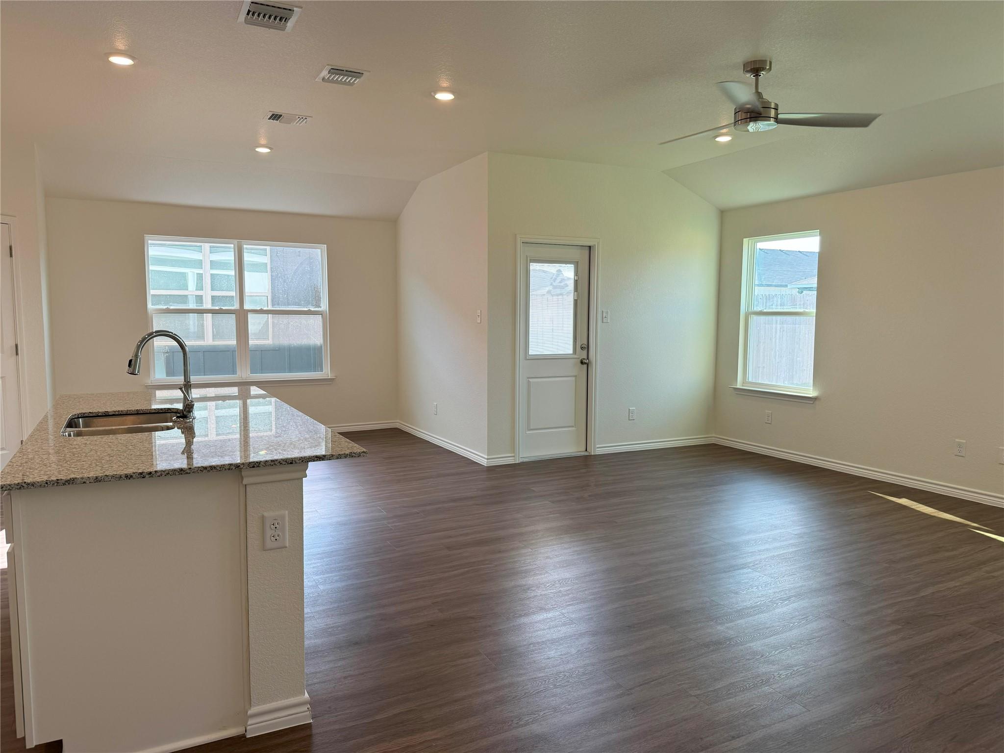 501 Double Vision Rd, Jarrell, TX 76537