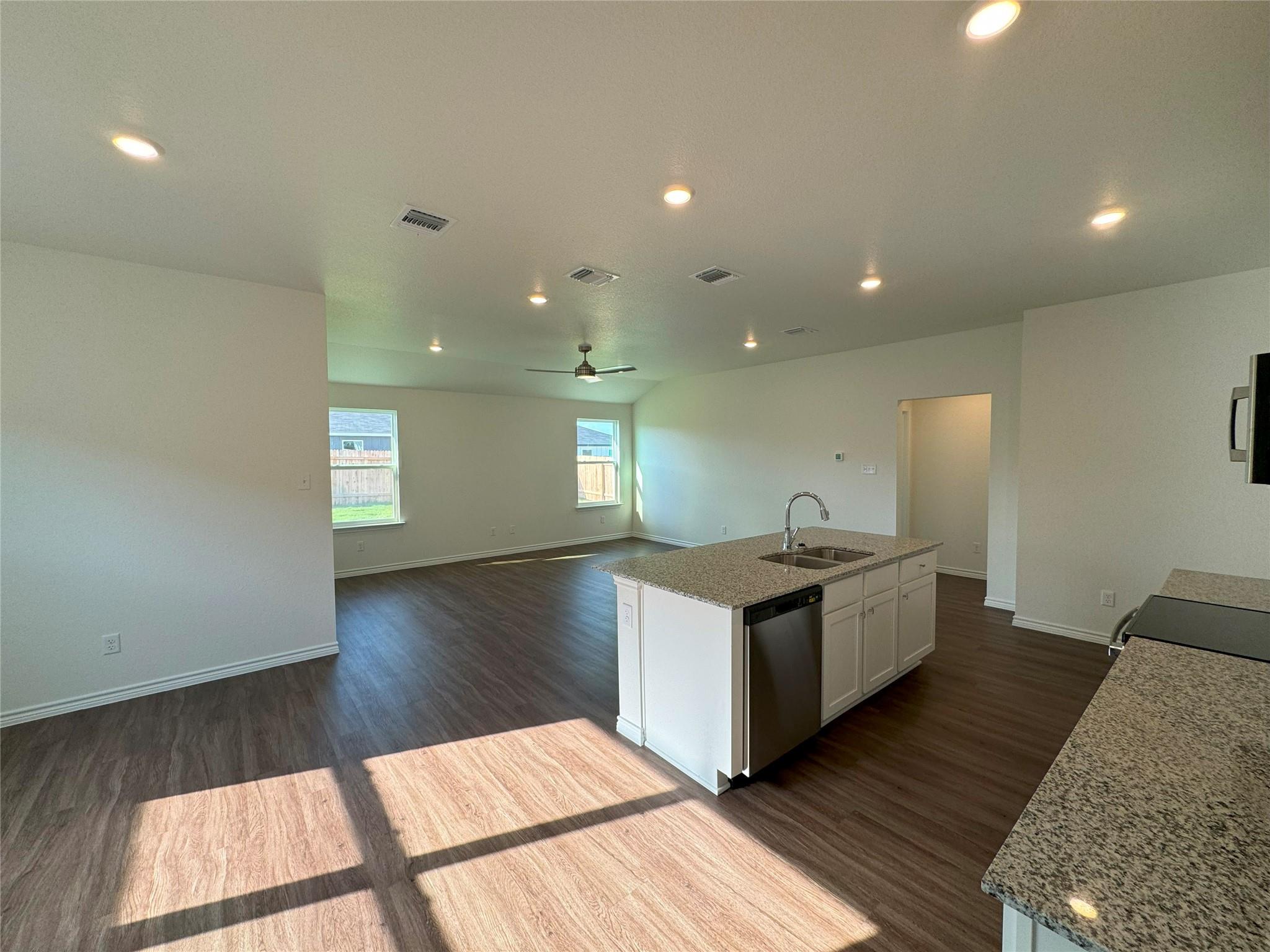 501 Double Vision Rd, Jarrell, TX 76537