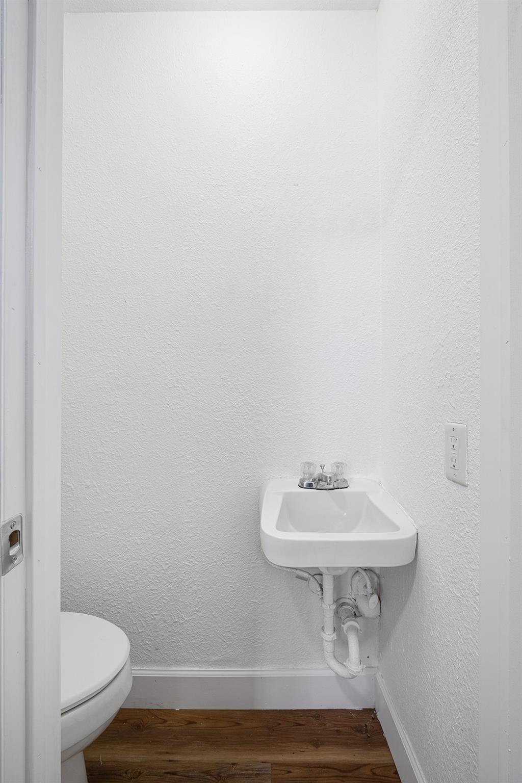 2217 Mission Hill Dr # D, Austin, TX 78741