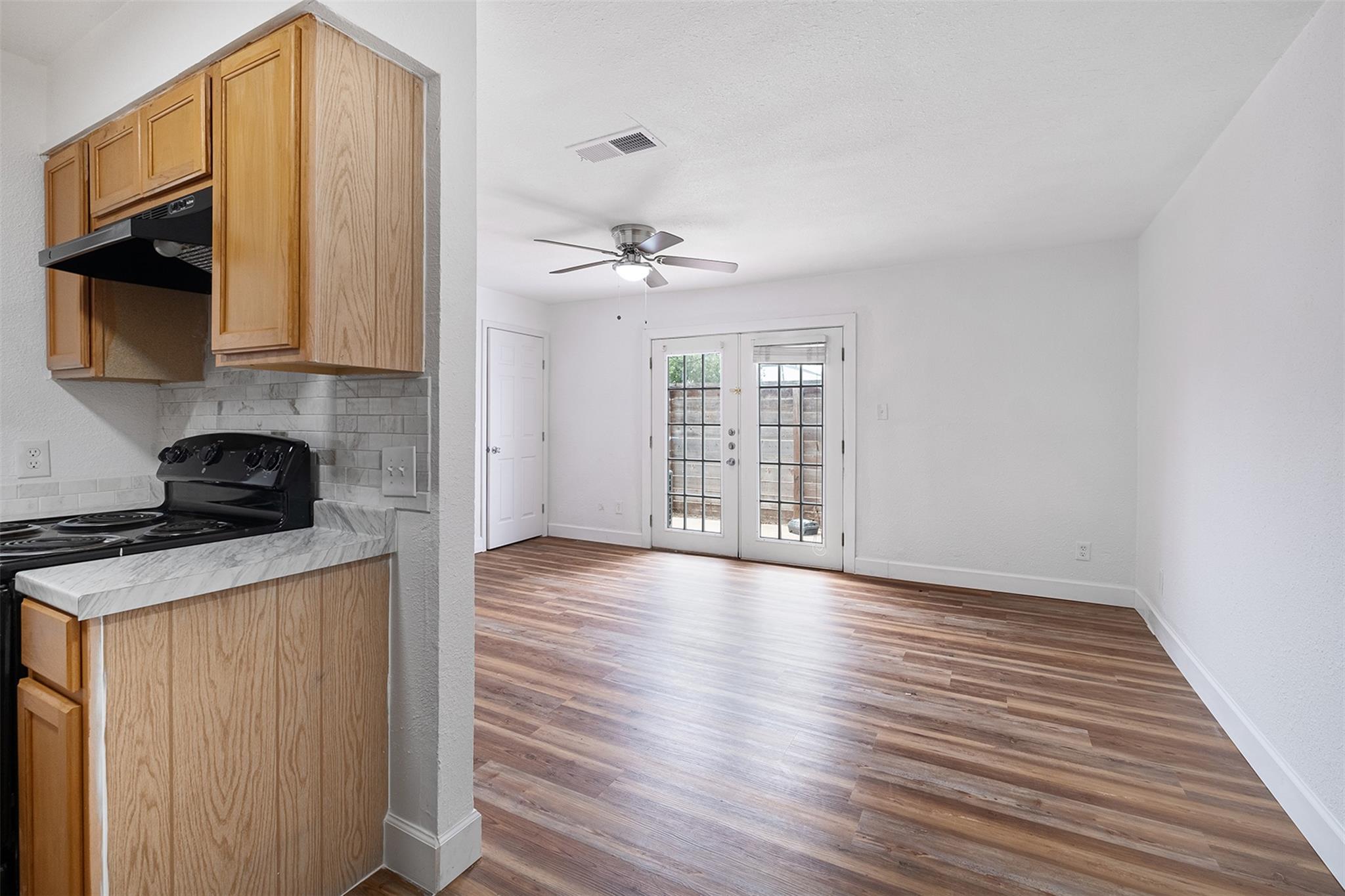 2217 Mission Hill Dr # D, Austin, TX 78741