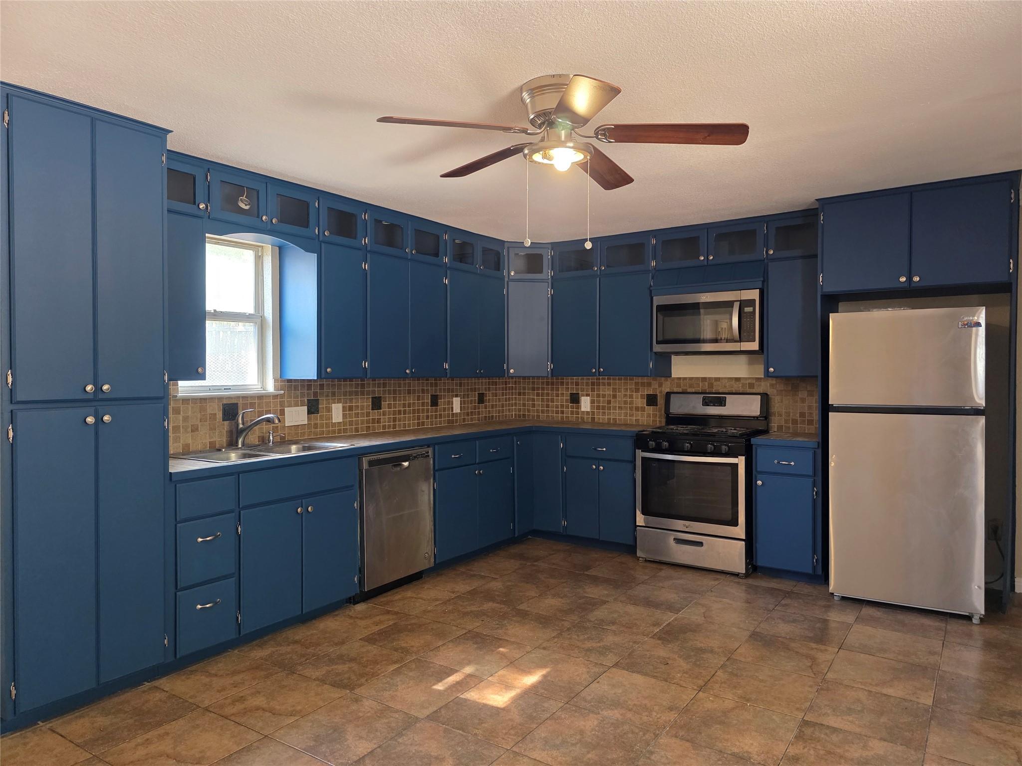 3106 Fallwell Ln, Del Valle, TX 78617