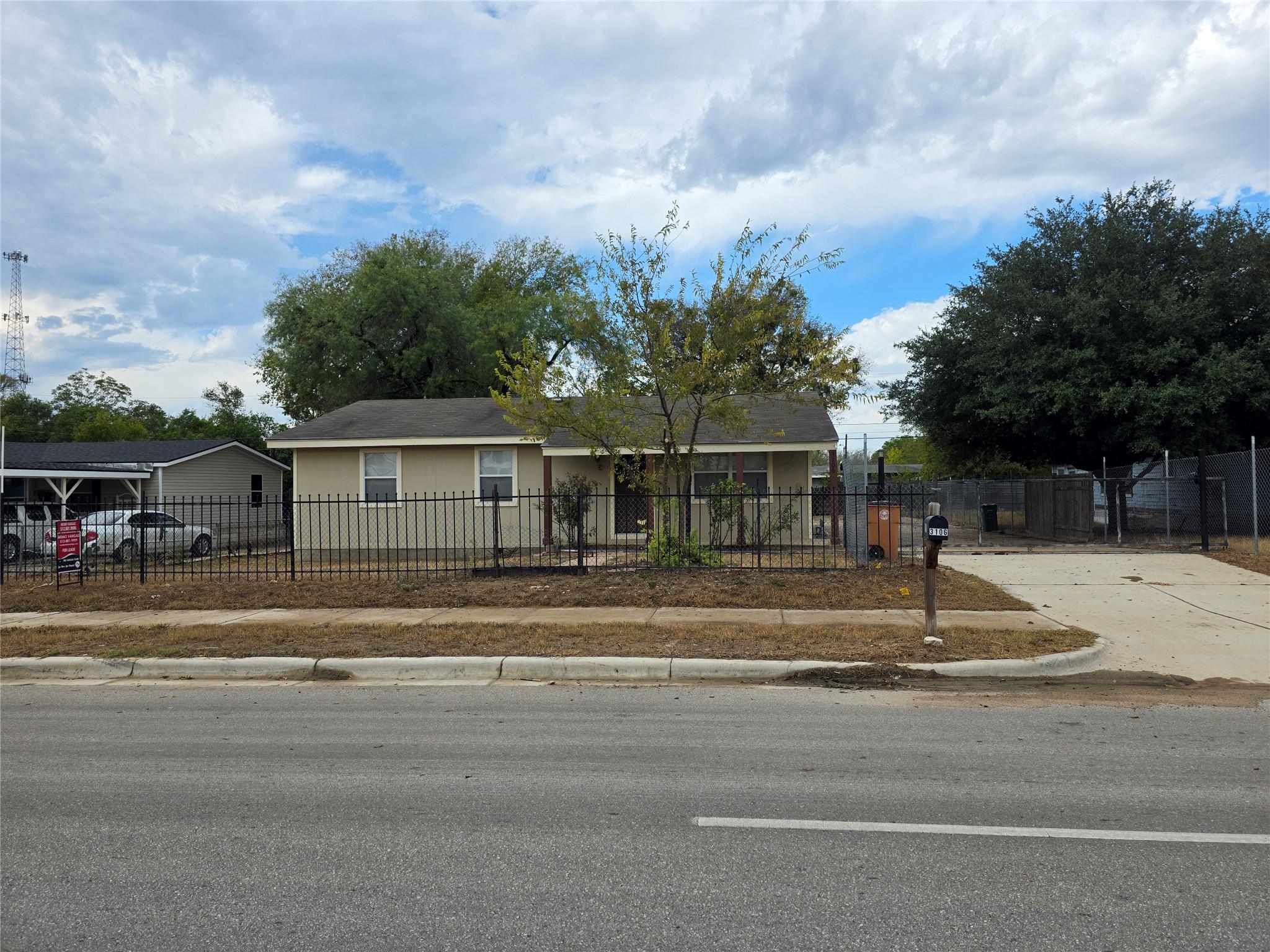 3106 Fallwell Ln, Del Valle, TX 78617