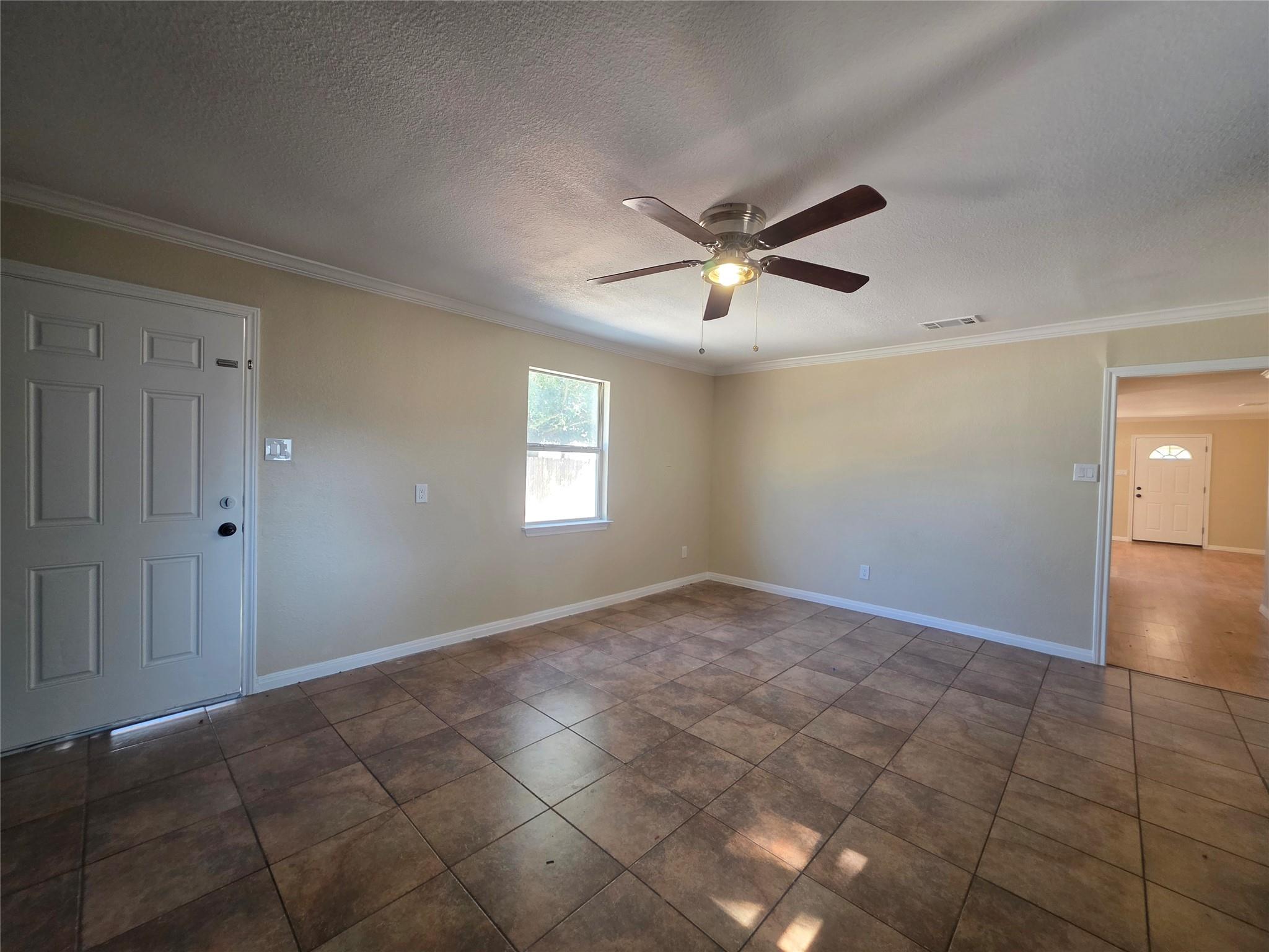 3106 Fallwell Ln, Del Valle, TX 78617