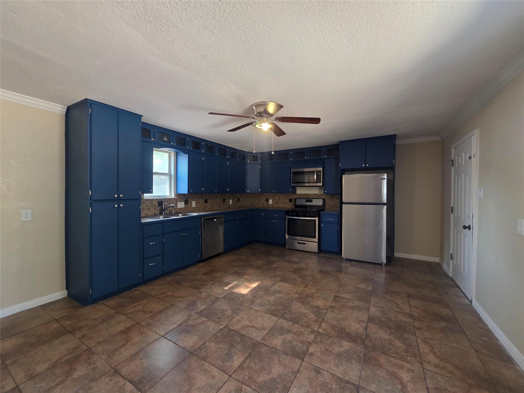 3106 Fallwell Ln, Del Valle, TX 78617