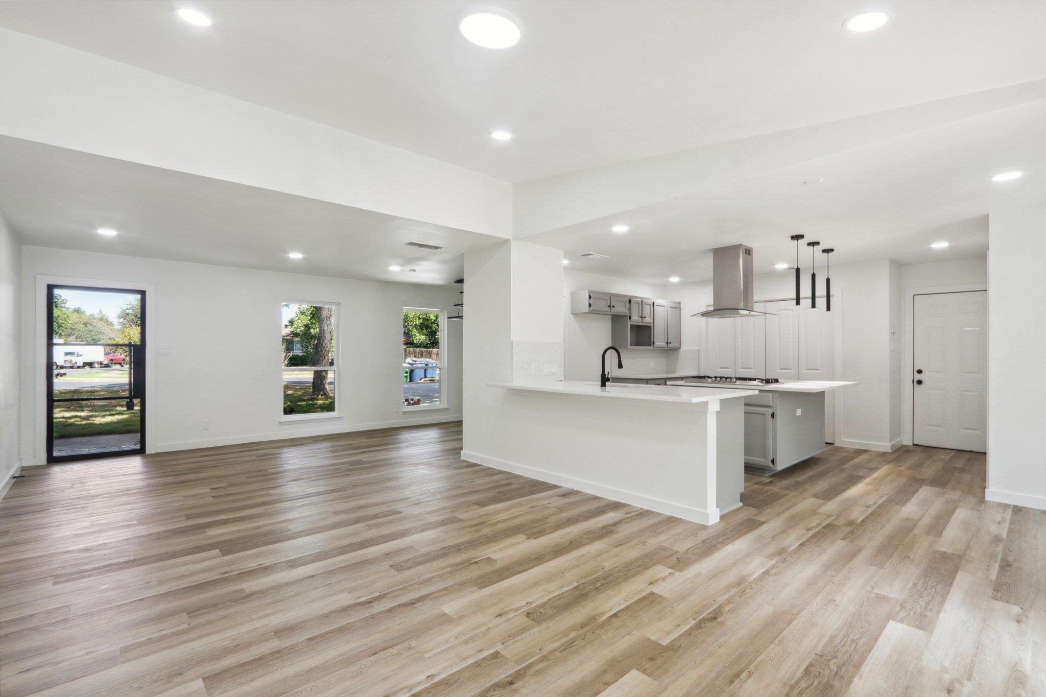 9807 Kendal Dr, Austin, TX 78753