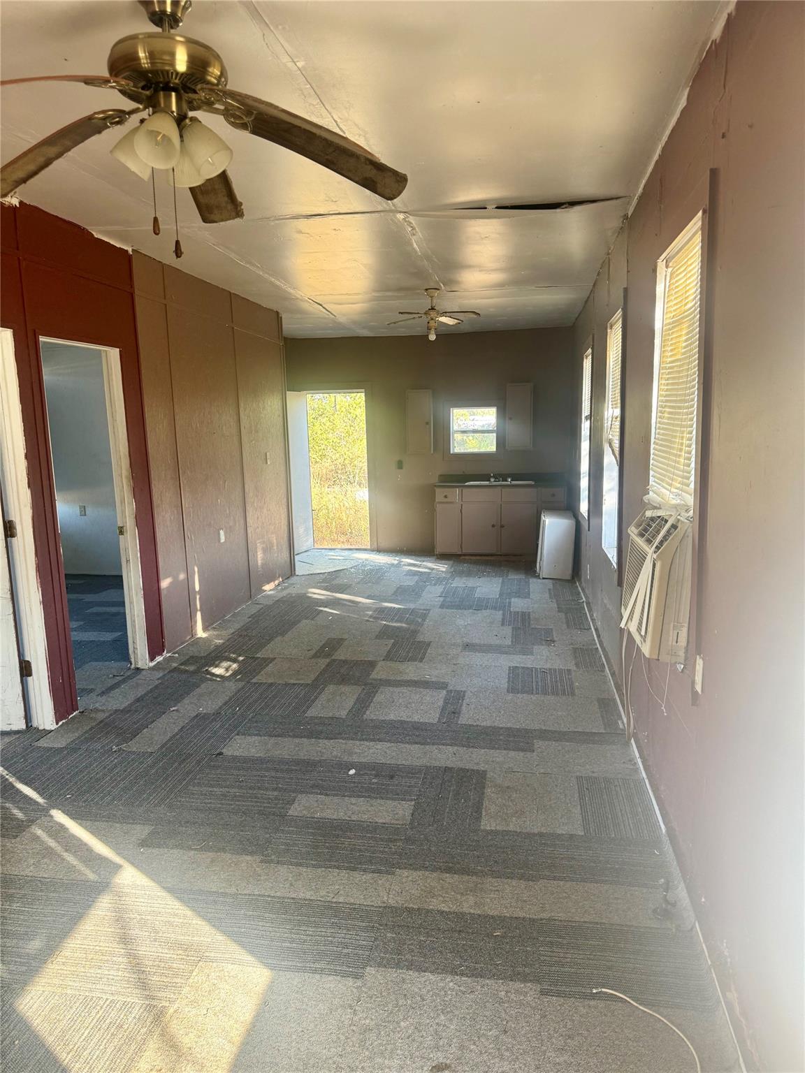 000 S Carter Ave, Cuero, TX 77994