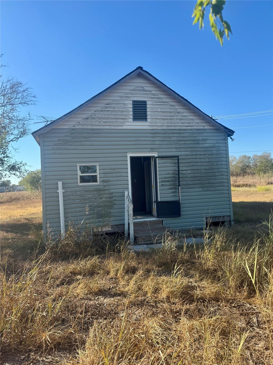 000 S Carter Ave, Cuero, TX 77994