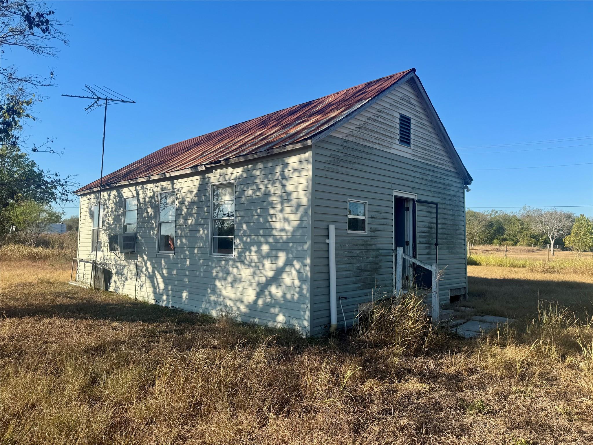 000 S Carter Ave, Cuero, TX 77994