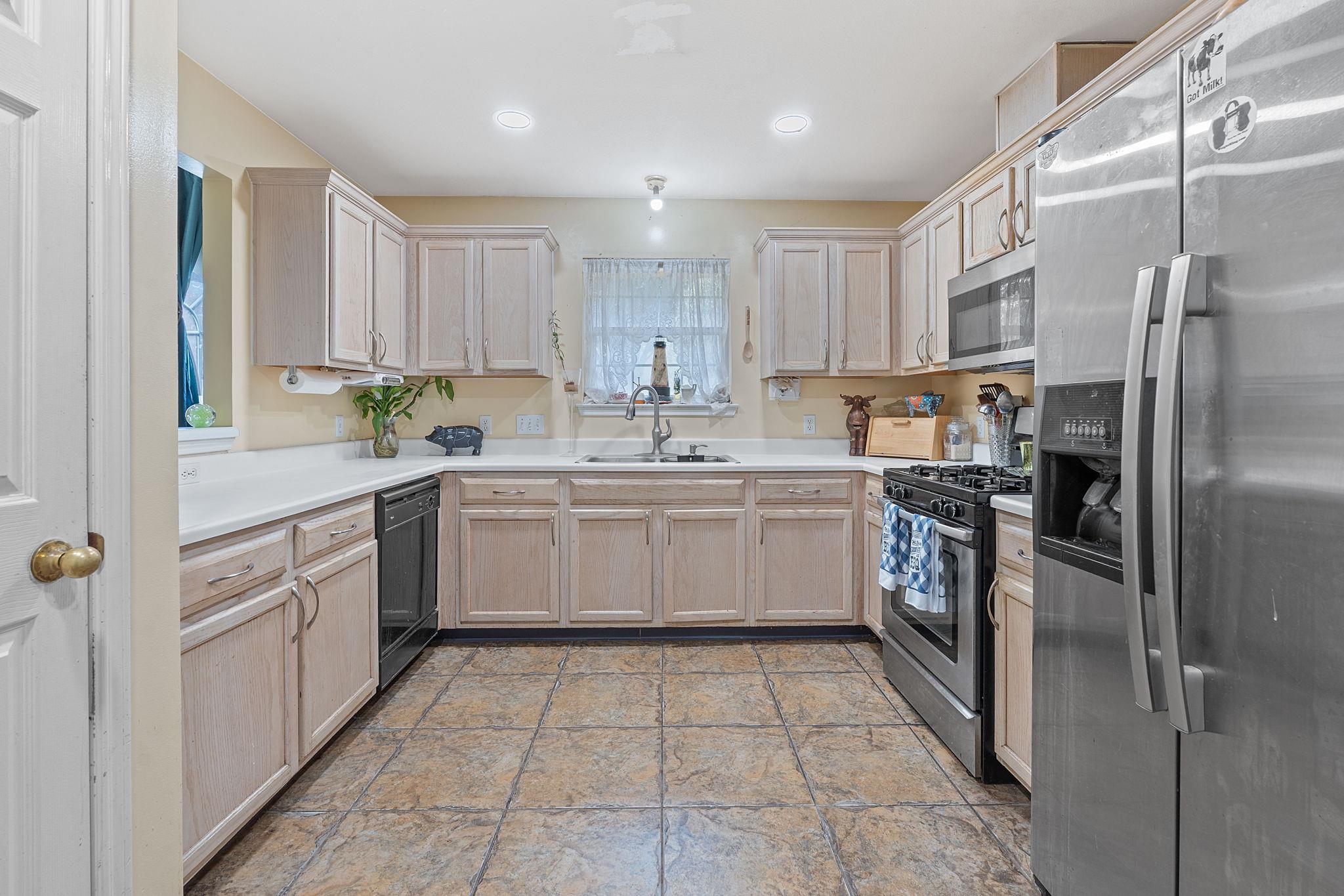 2000 Rendova Ln, Pflugerville, TX 78660