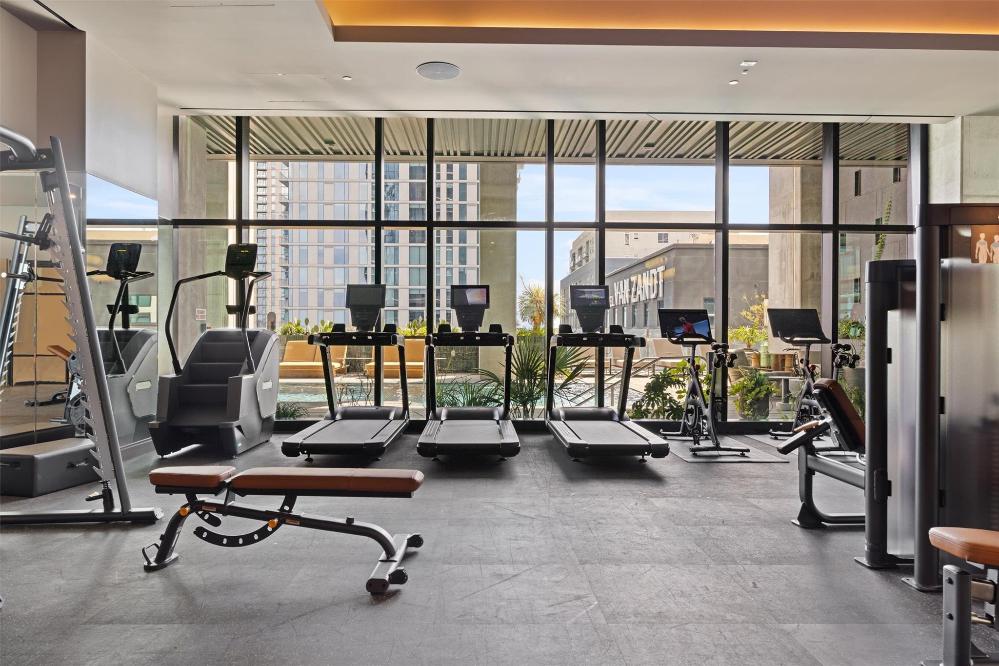 610 Davis St # 2909, Austin, TX 78701