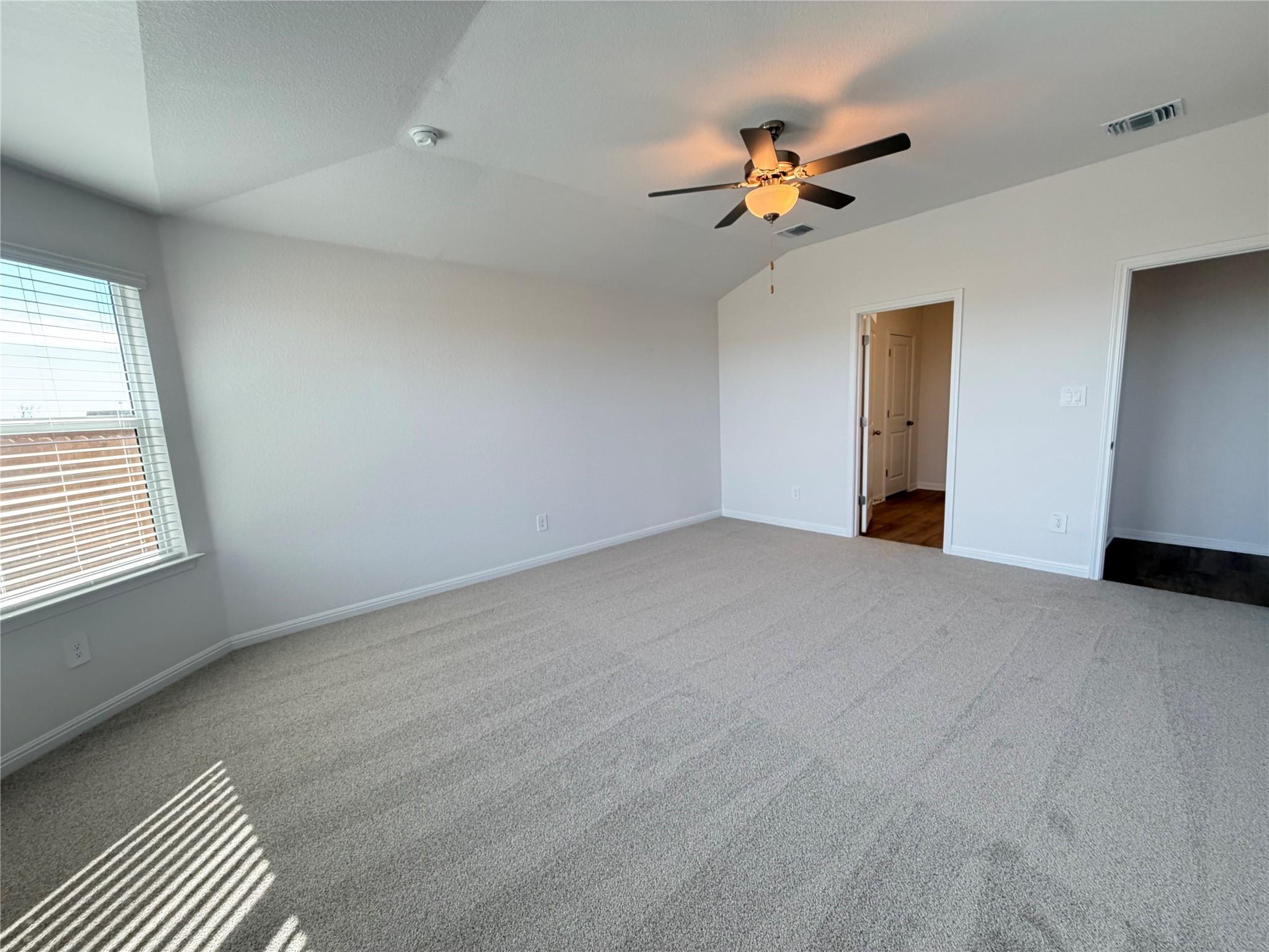 109 Holmby Dr, Hutto, TX 78634