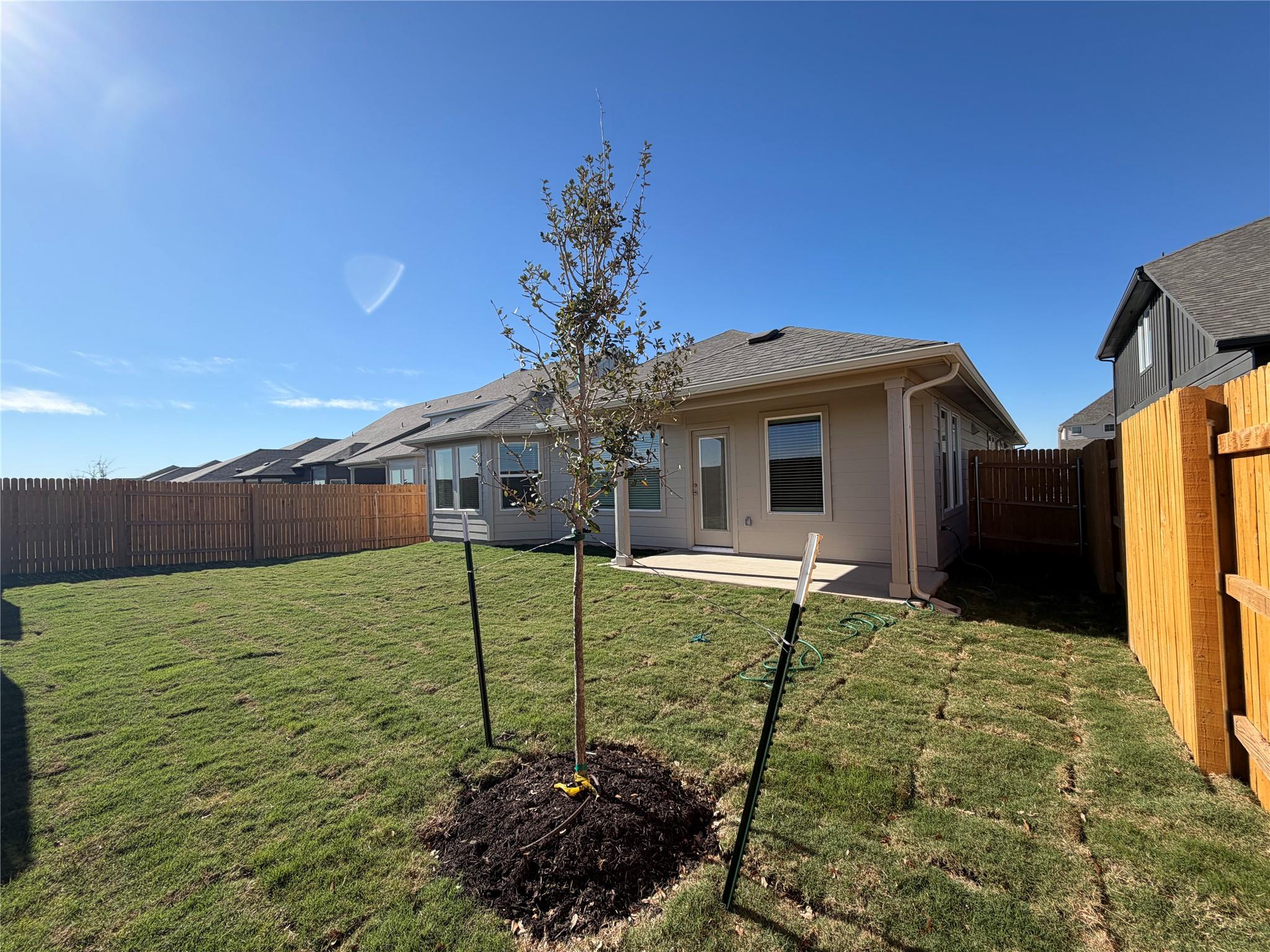 109 Holmby Dr, Hutto, TX 78634