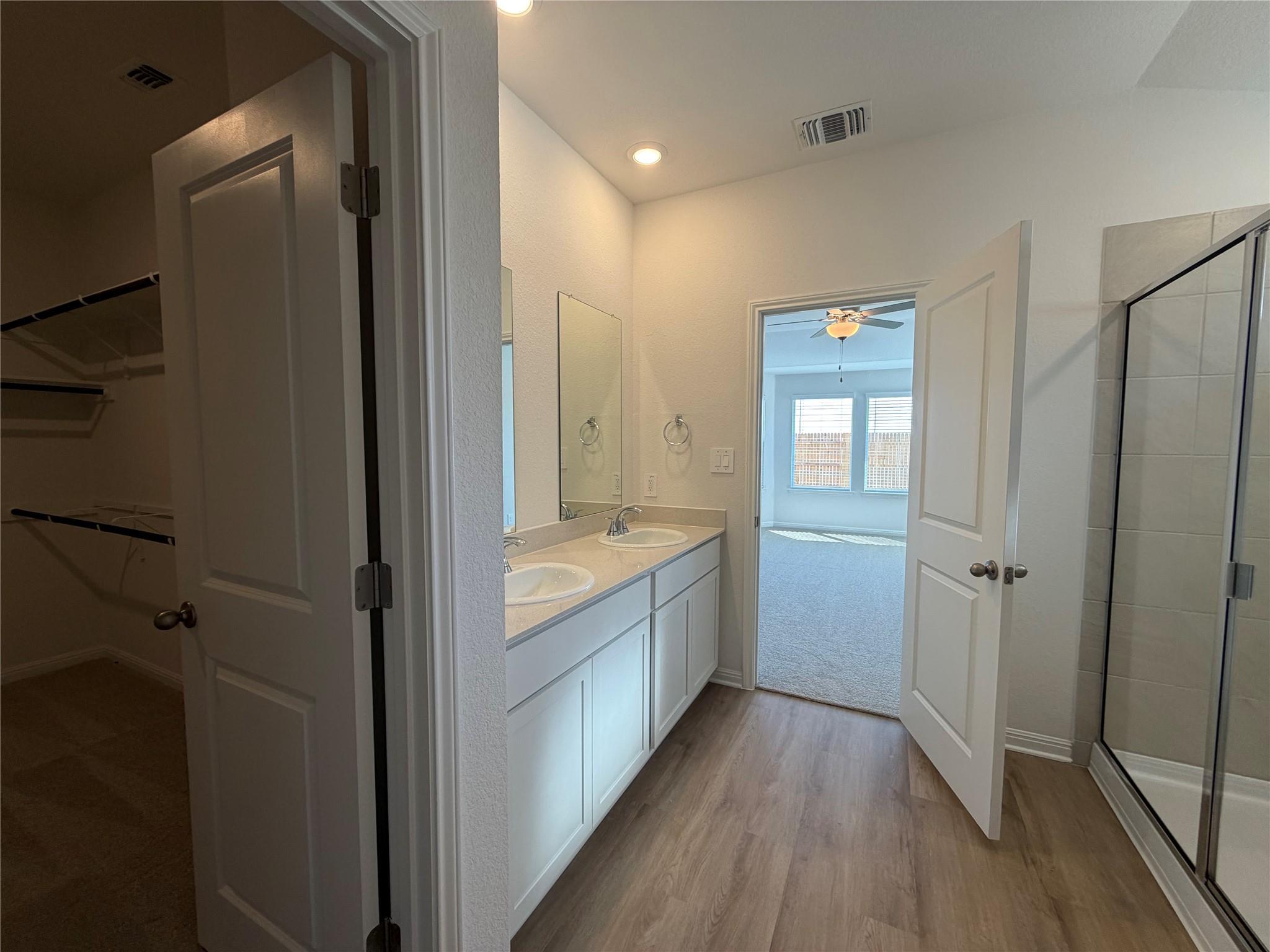 109 Holmby Dr, Hutto, TX 78634