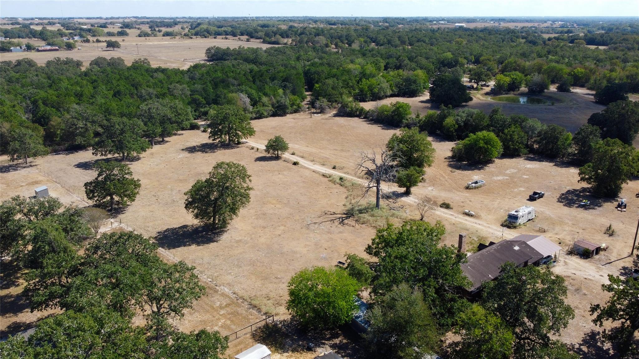 2502 Pettit Ln, Schulenburg, TX 78956
