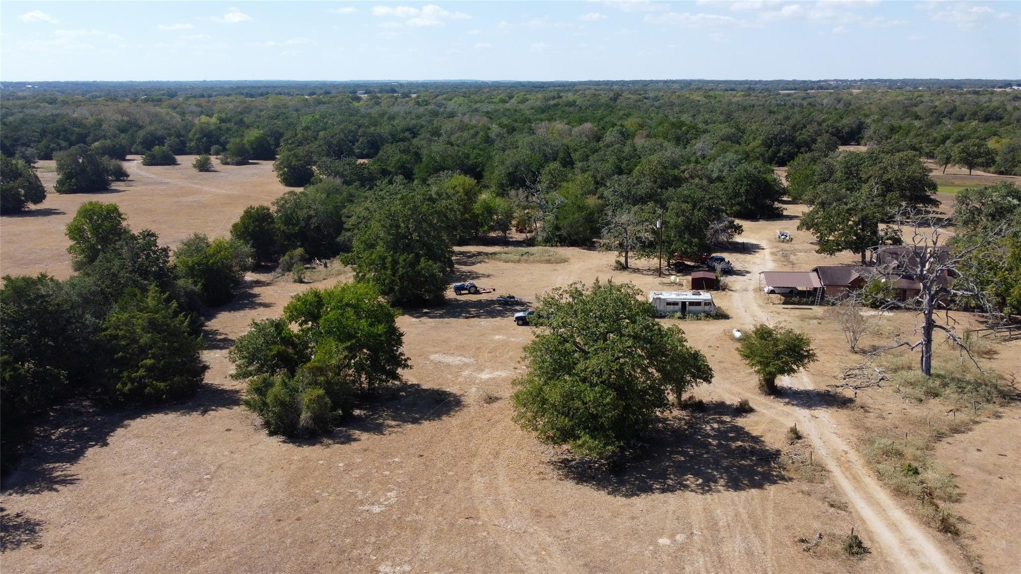 2502 Pettit Ln, Schulenburg, TX 78956