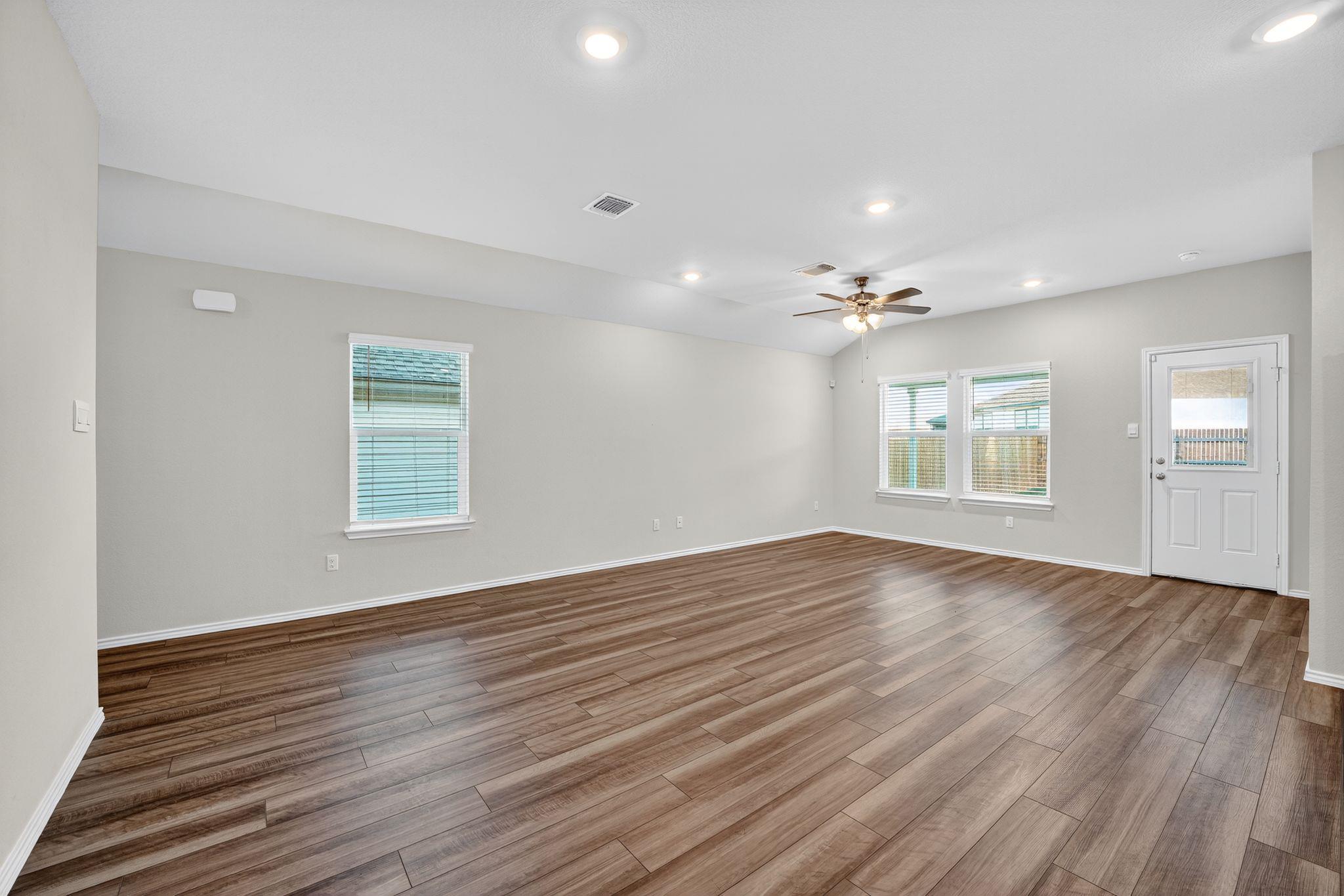 136 Watch Hl, Jarrell, TX 76537