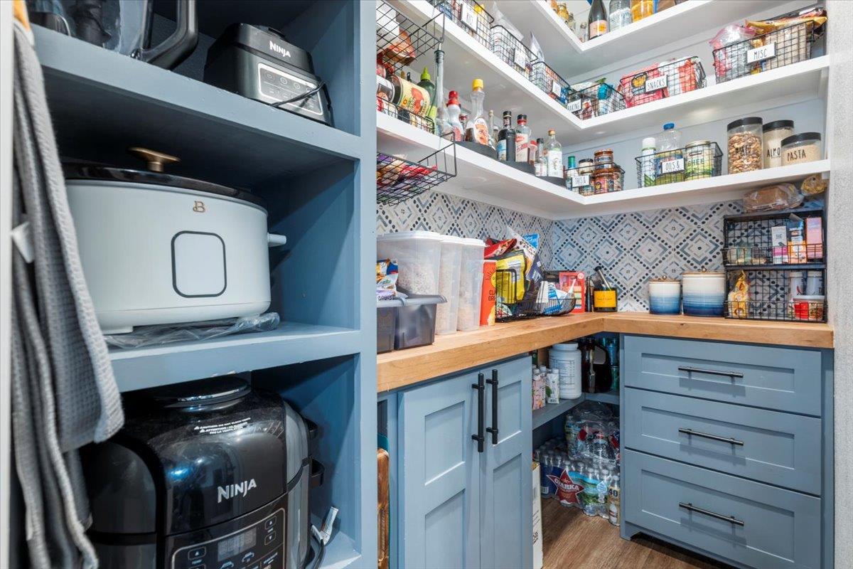 6401 Golden Bough Ln, Pflugerville, TX 78660