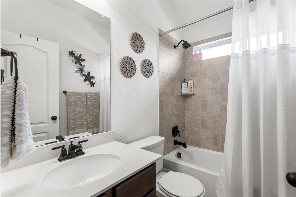 6401 Golden Bough Ln, Pflugerville, TX 78660