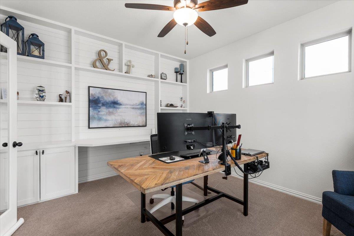 6401 Golden Bough Ln, Pflugerville, TX 78660